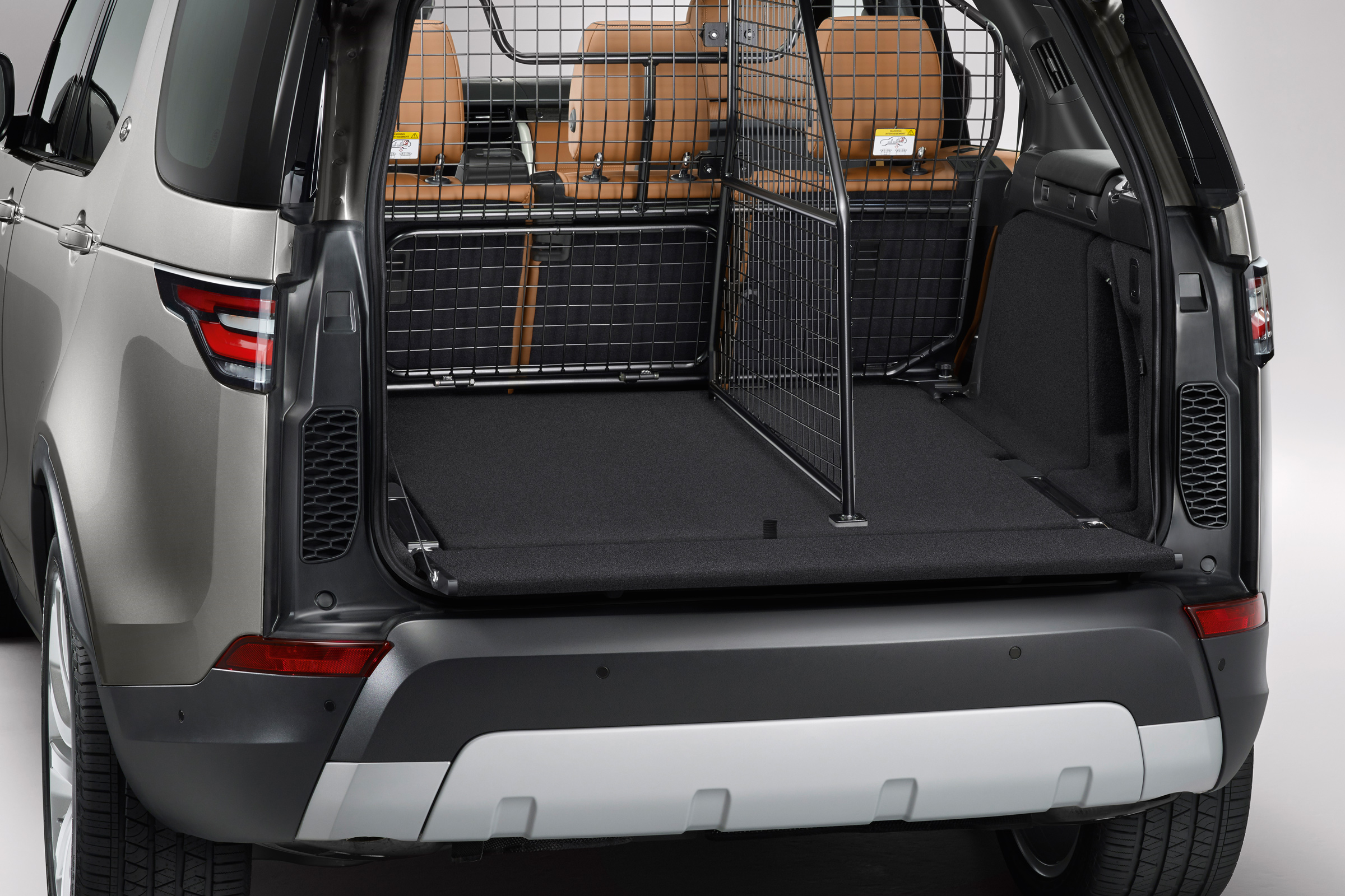 Land Rover Discovery 2017 - official boot cage