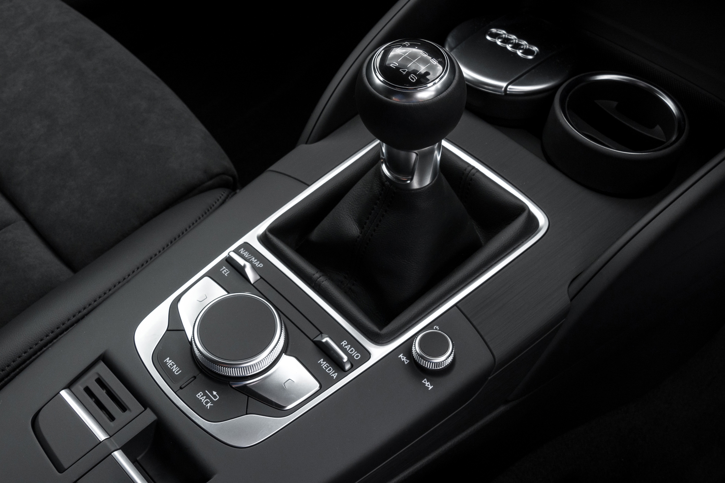 Audi A3 TFSI 2016 - centre console