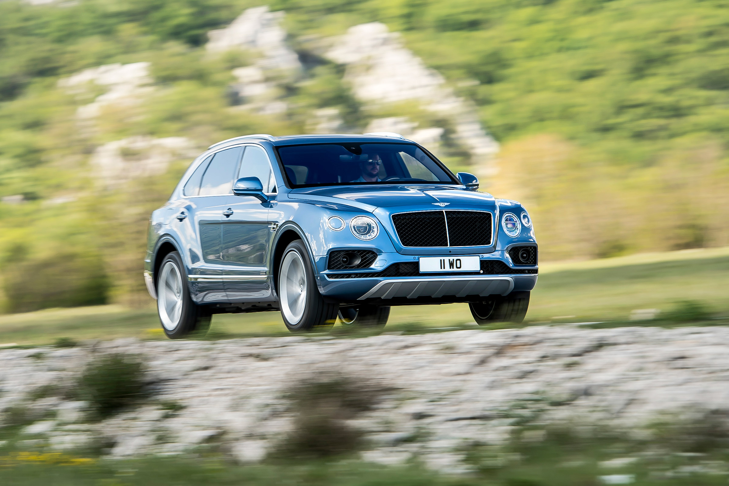 Bentley Bentayga Diesel - front tracking