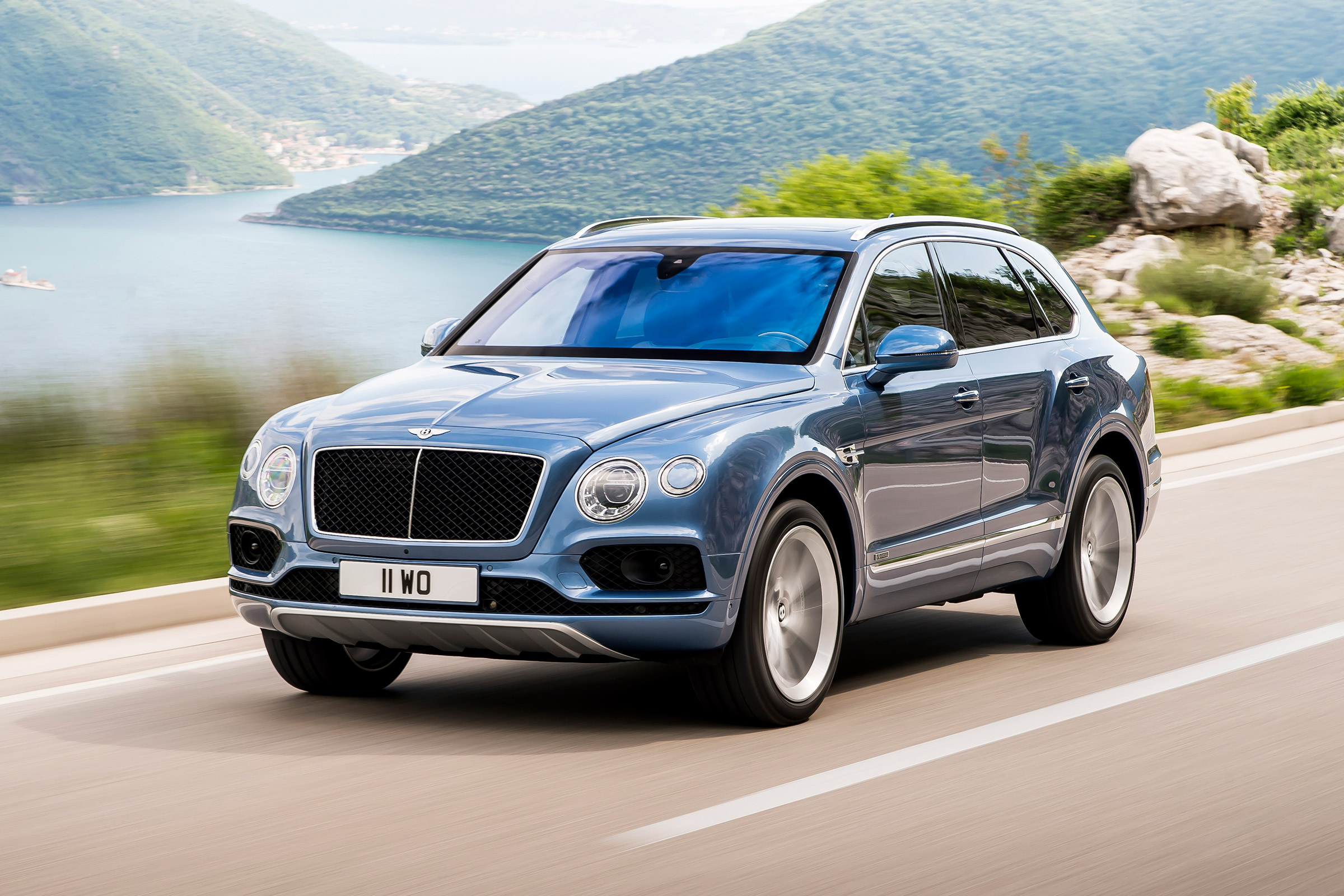 Bentley Bentayga Diesel - front action