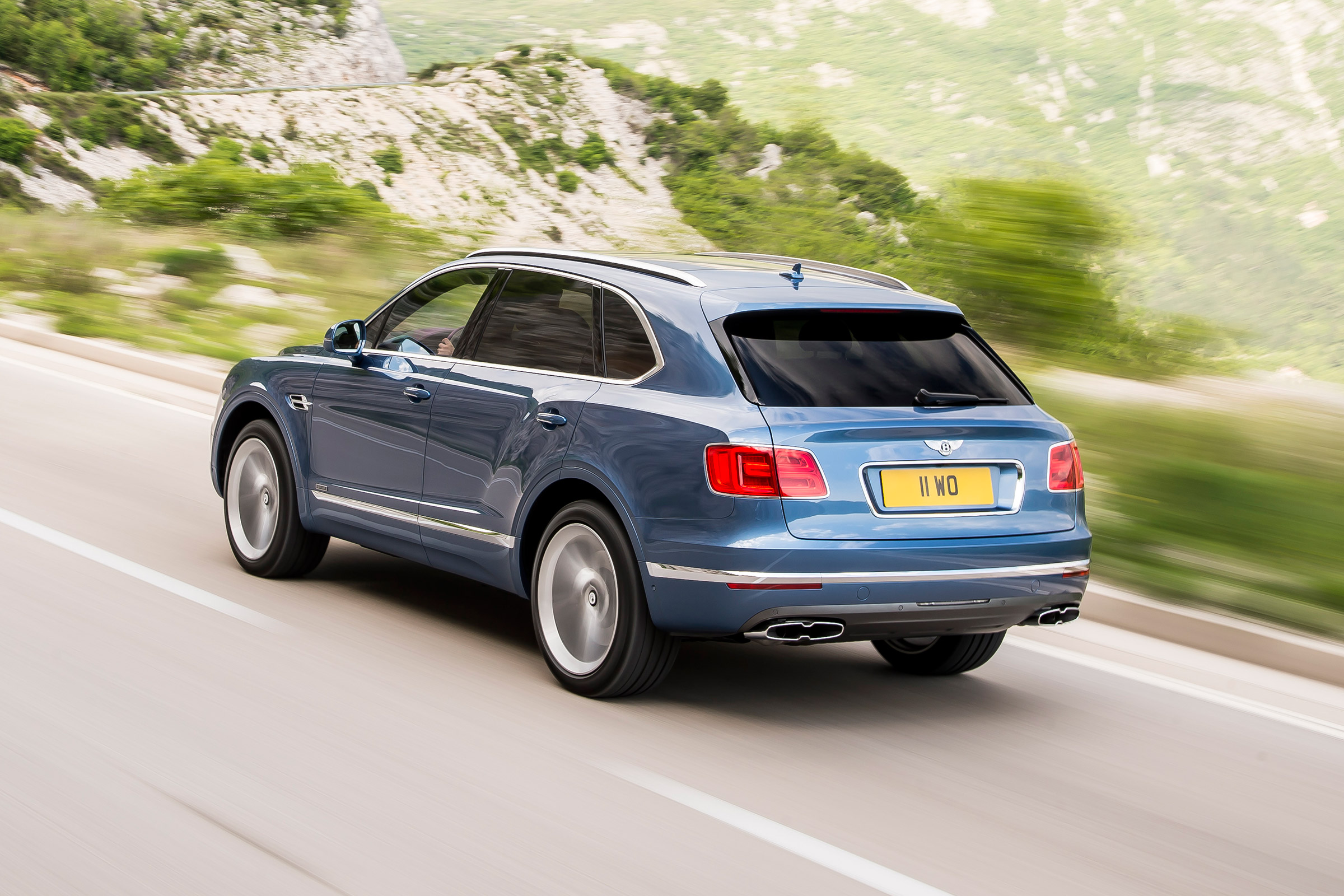 Bentley Bentayga Diesel - rear action