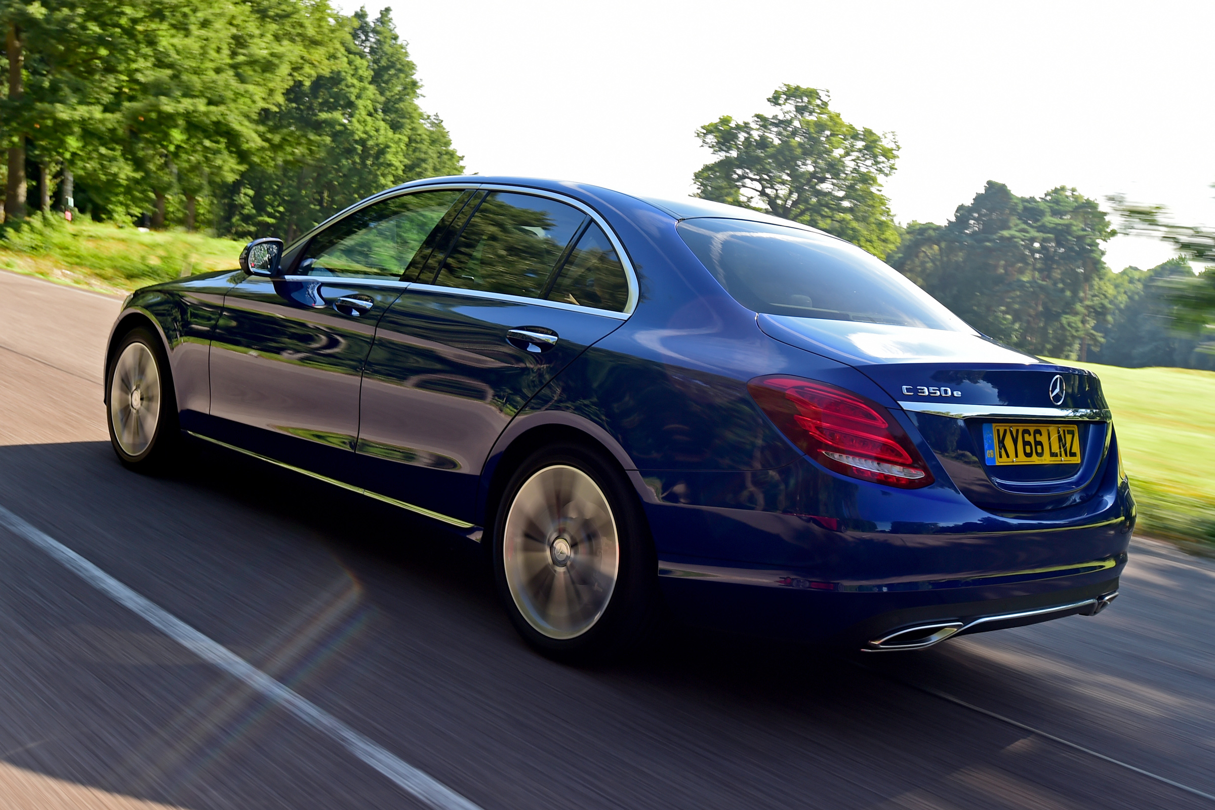 Mercedes C 350e plug-in hybrid - rear tracking