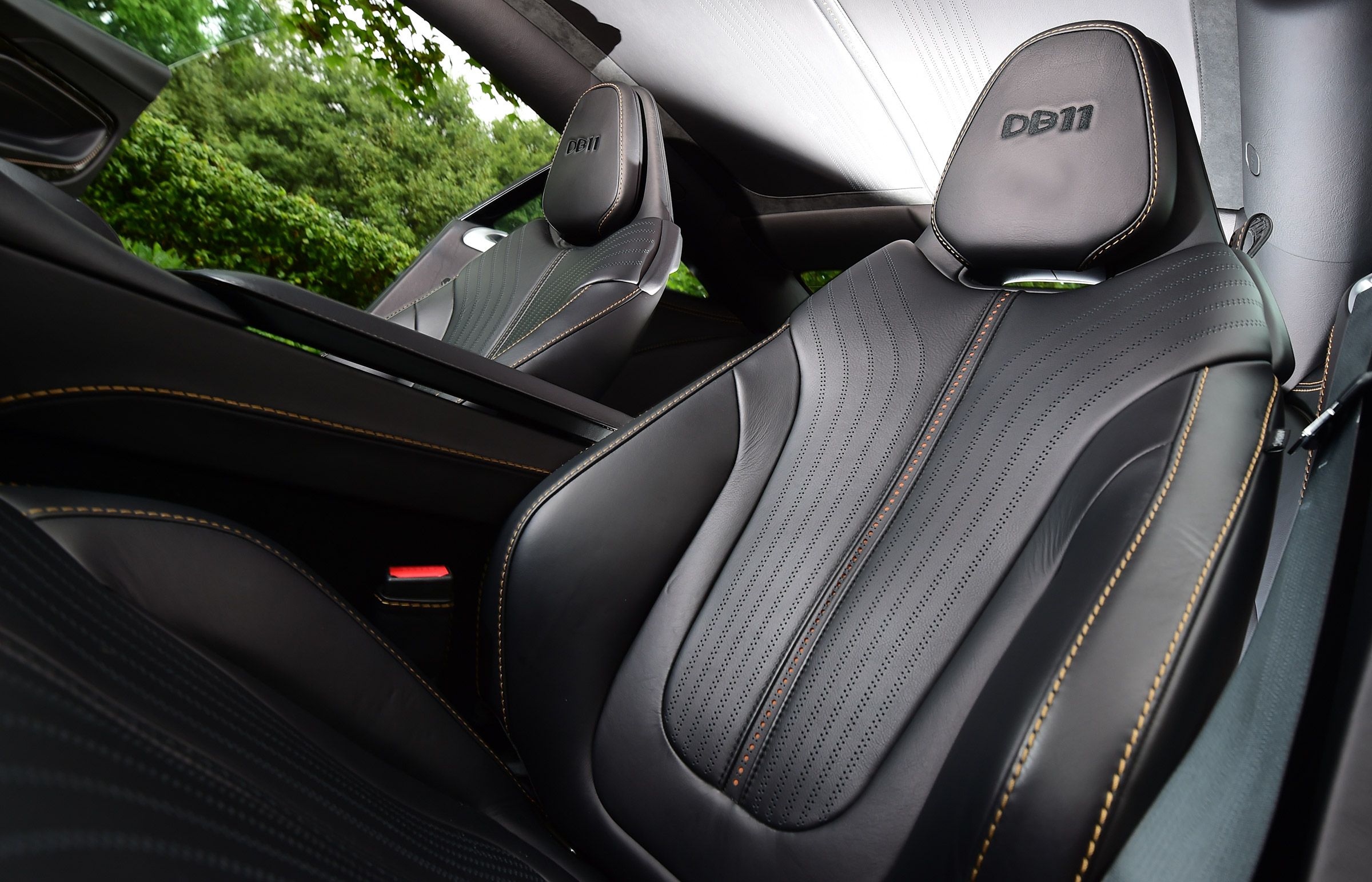 Aston Martin DB11 - front seats