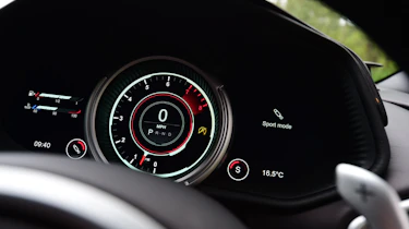 Aston Martin DB11 - dials