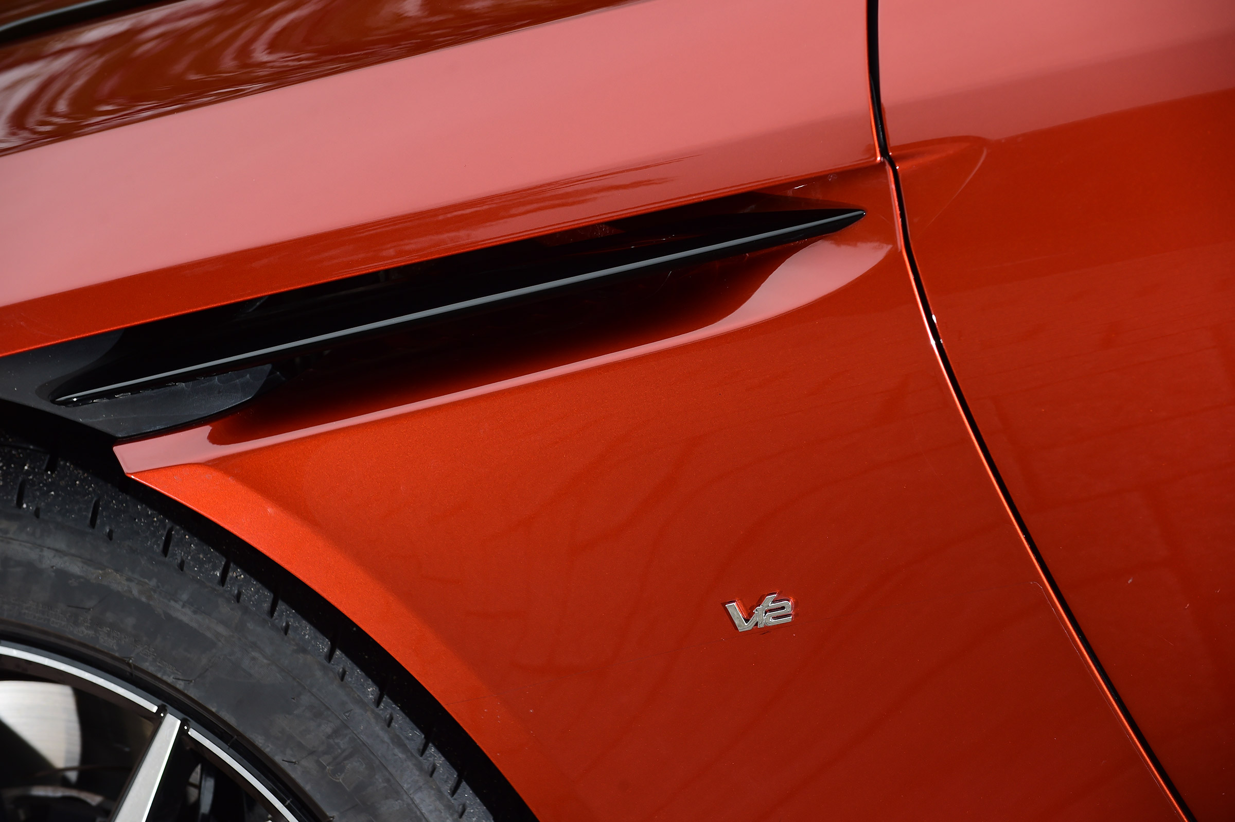 Aston Martin DB11 - side detail