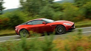 Aston Martin DB11 - side