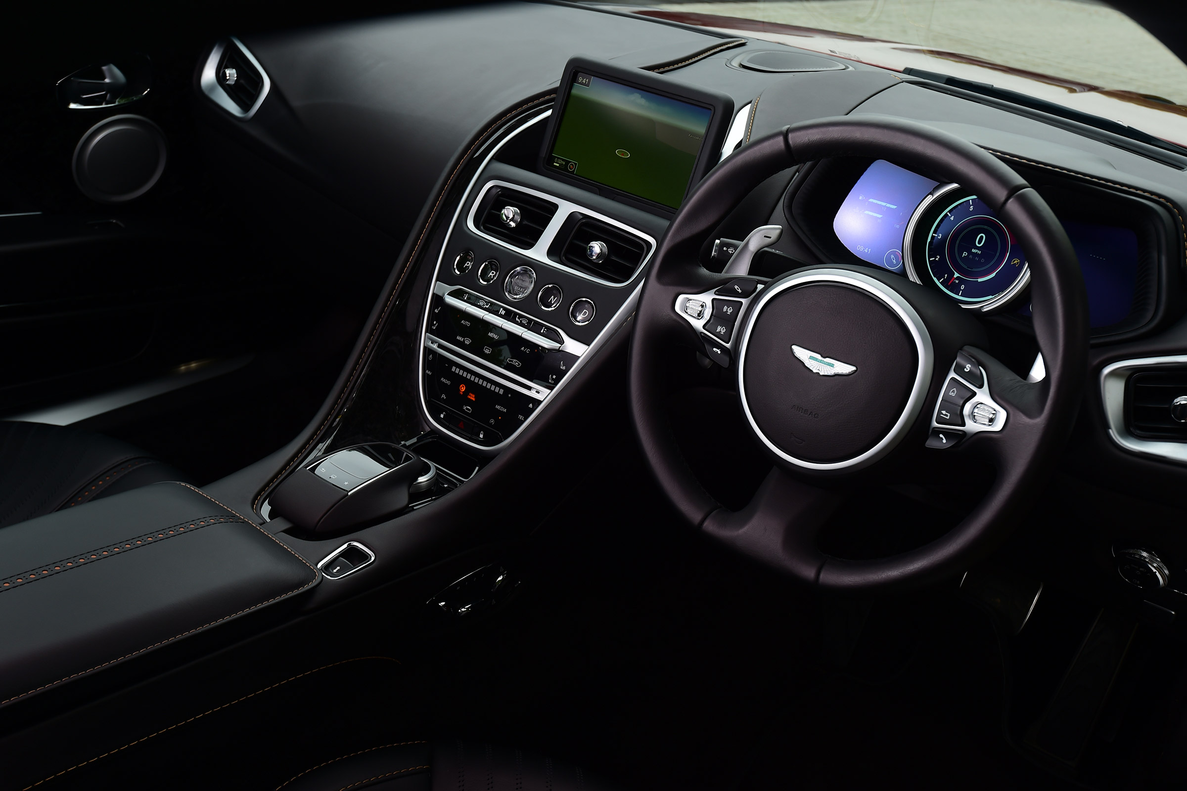Aston Martin DB11 - dash