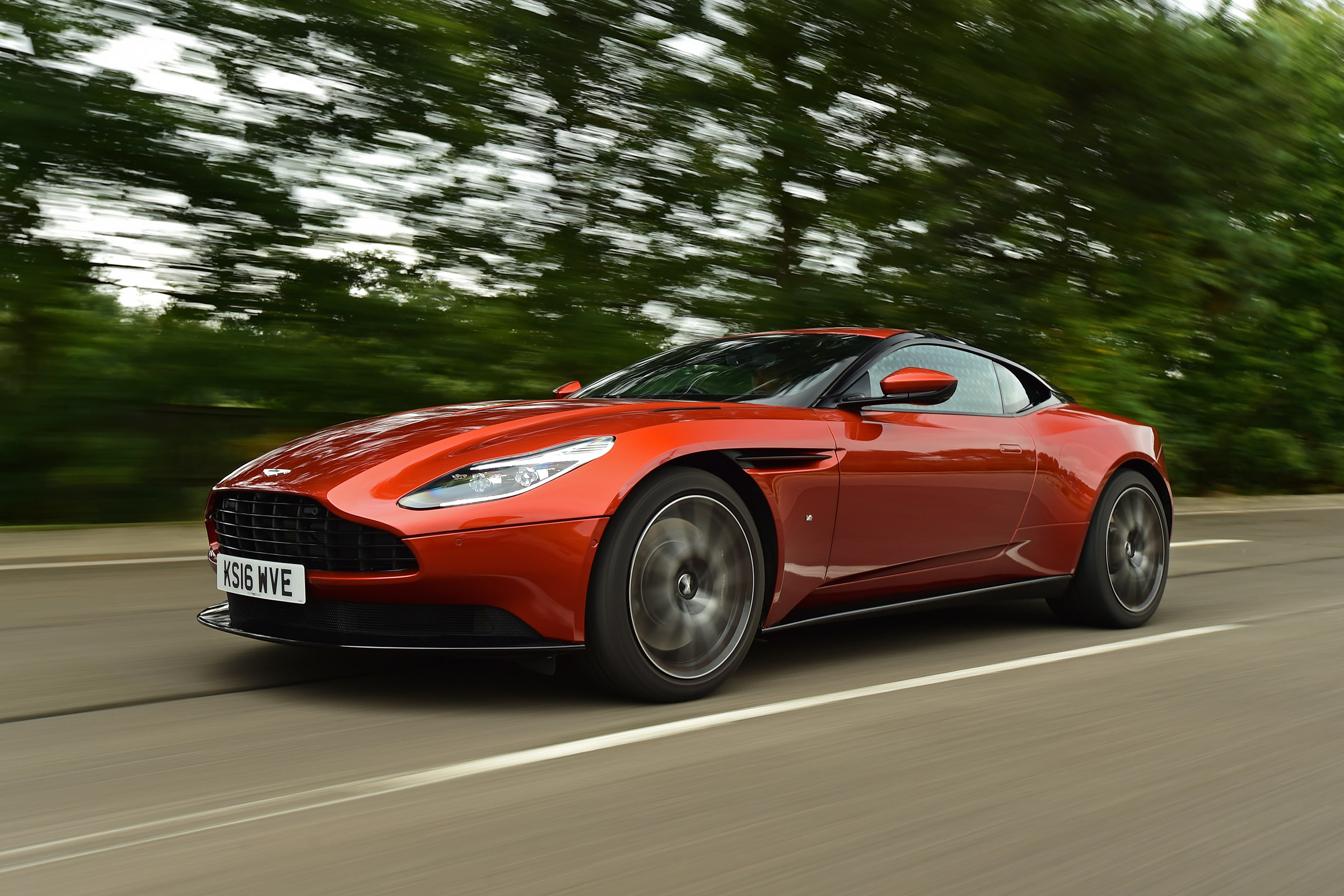 Aston Martin DB11 - front action