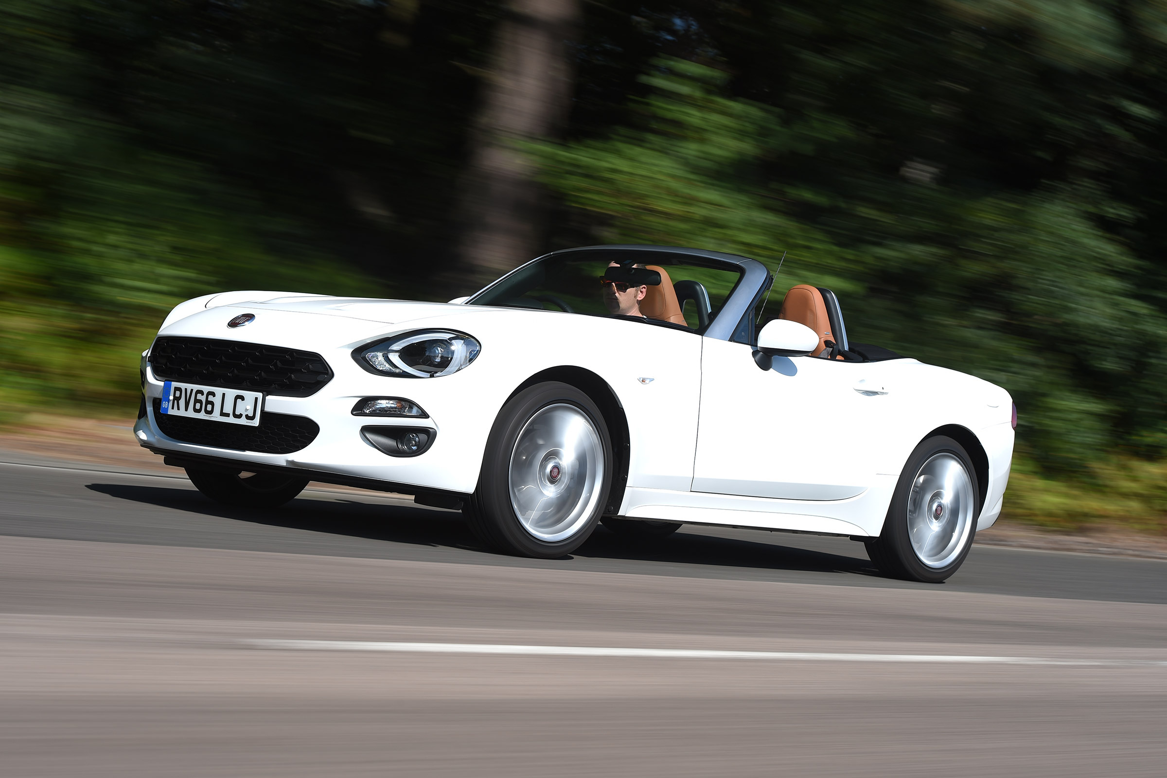 Fiat 124 Spider - front