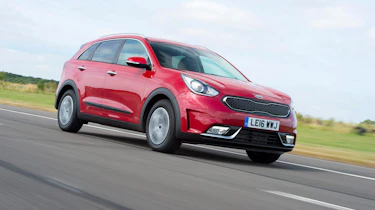 Kia Niro vs Toyota Prius - Kia Niro
