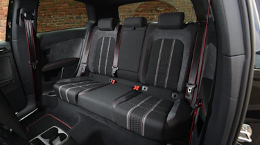 Volkswagen Golf GTI Clubsport UK 2016 - rear seats