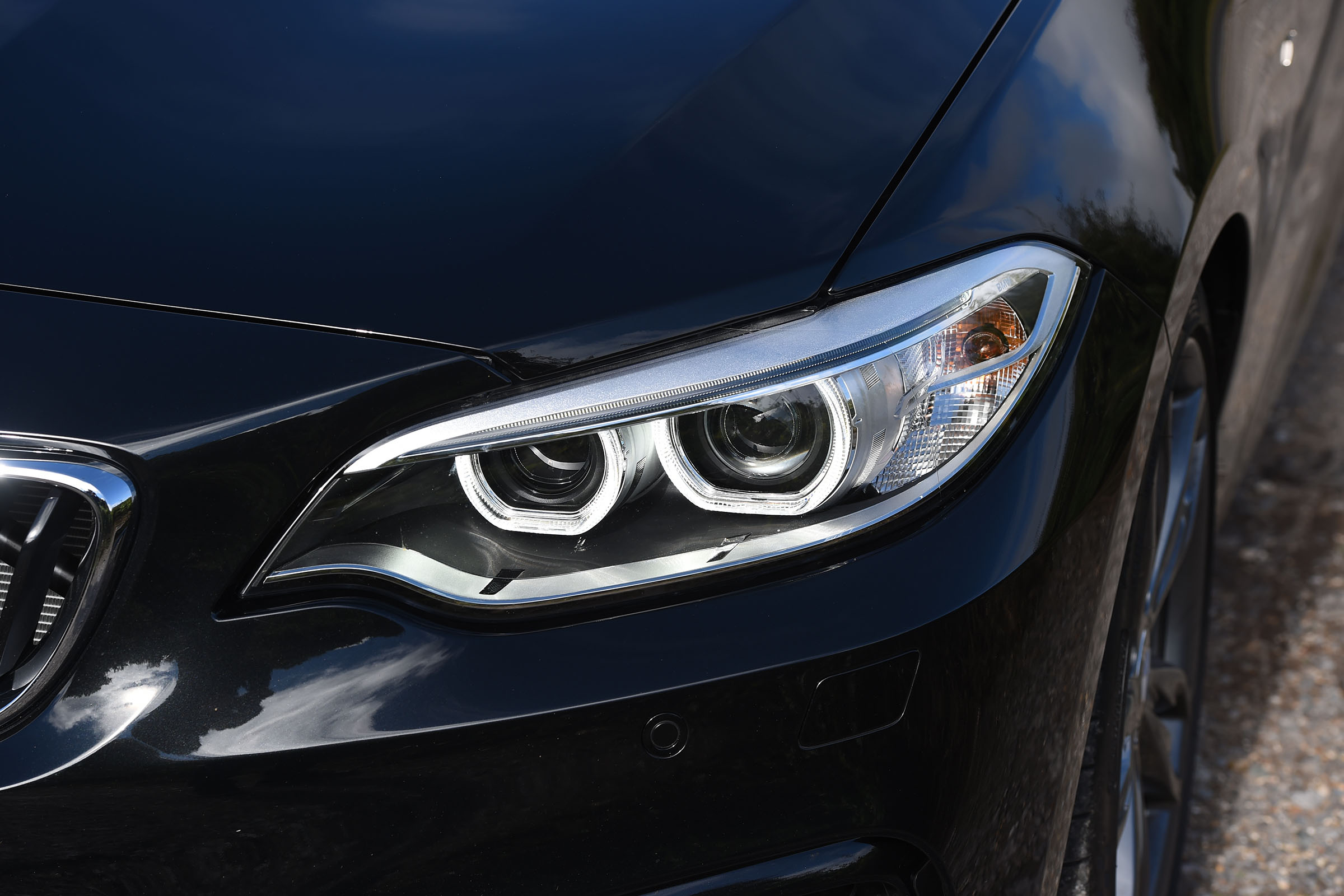 BMW M240i Convertible  lights