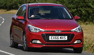 Hyundai i20 Turbo Edition - front cornering