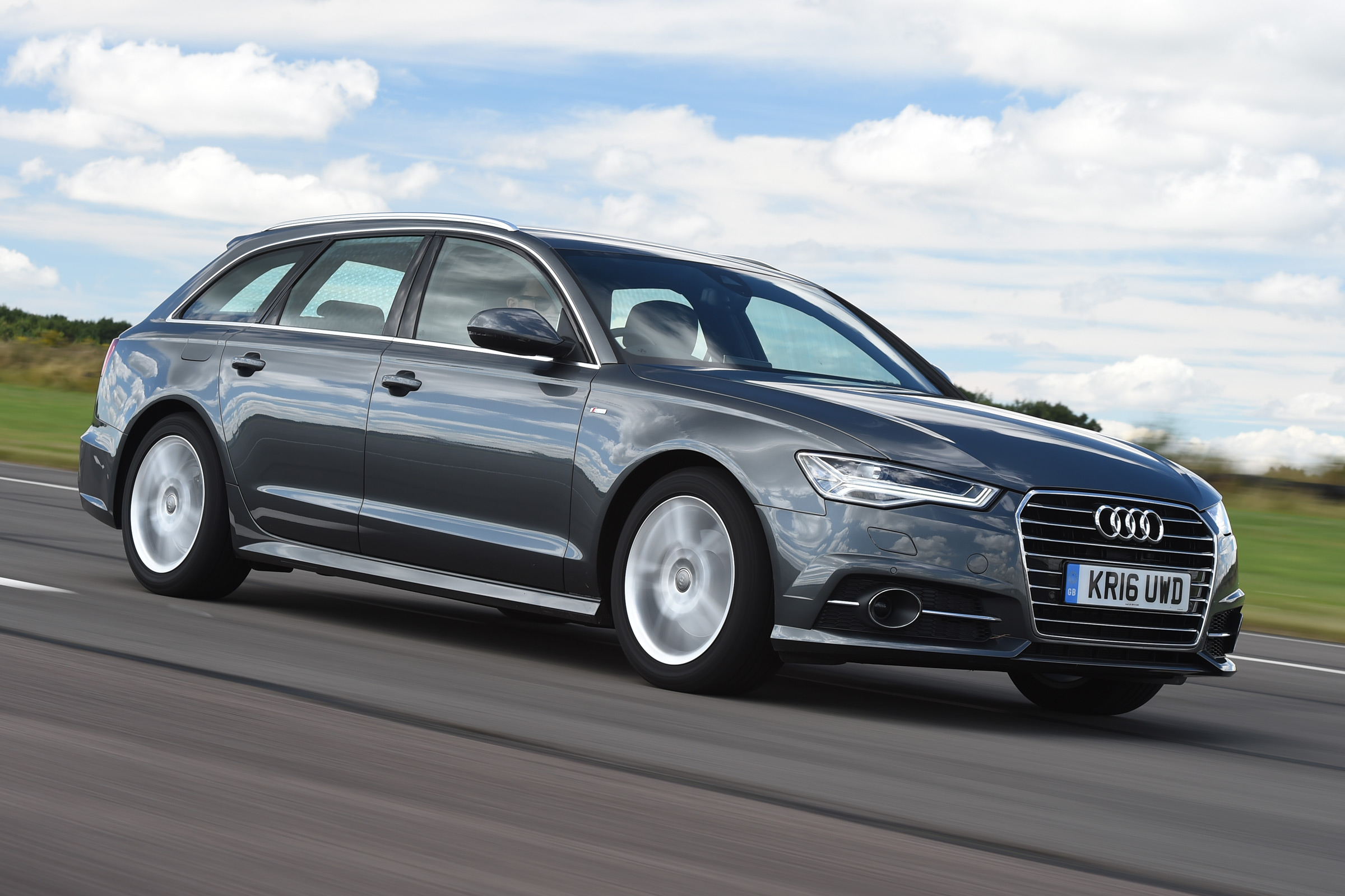Audi A6 Avant - front tracking