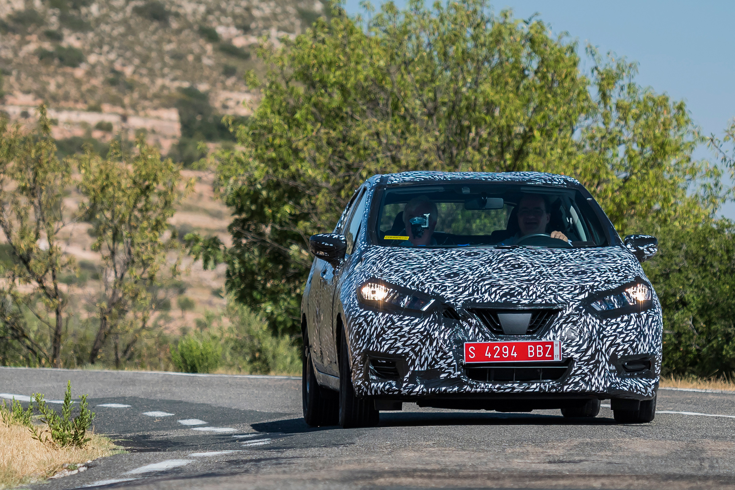 Nissan Micra 2017 - prototype front cornering 4
