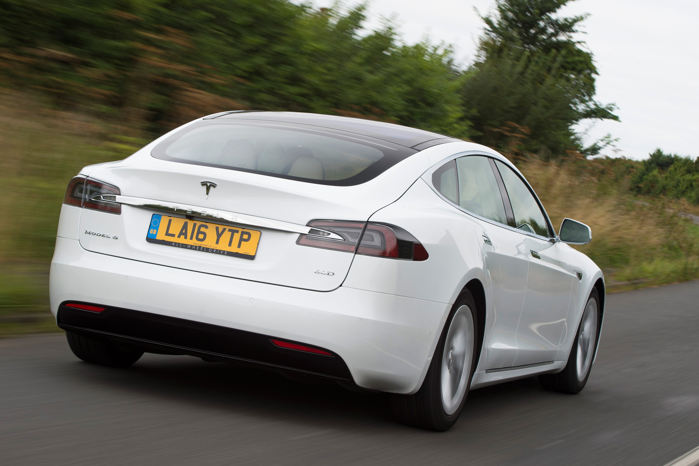 Tesla Model S 60D 2016 - rear tracking