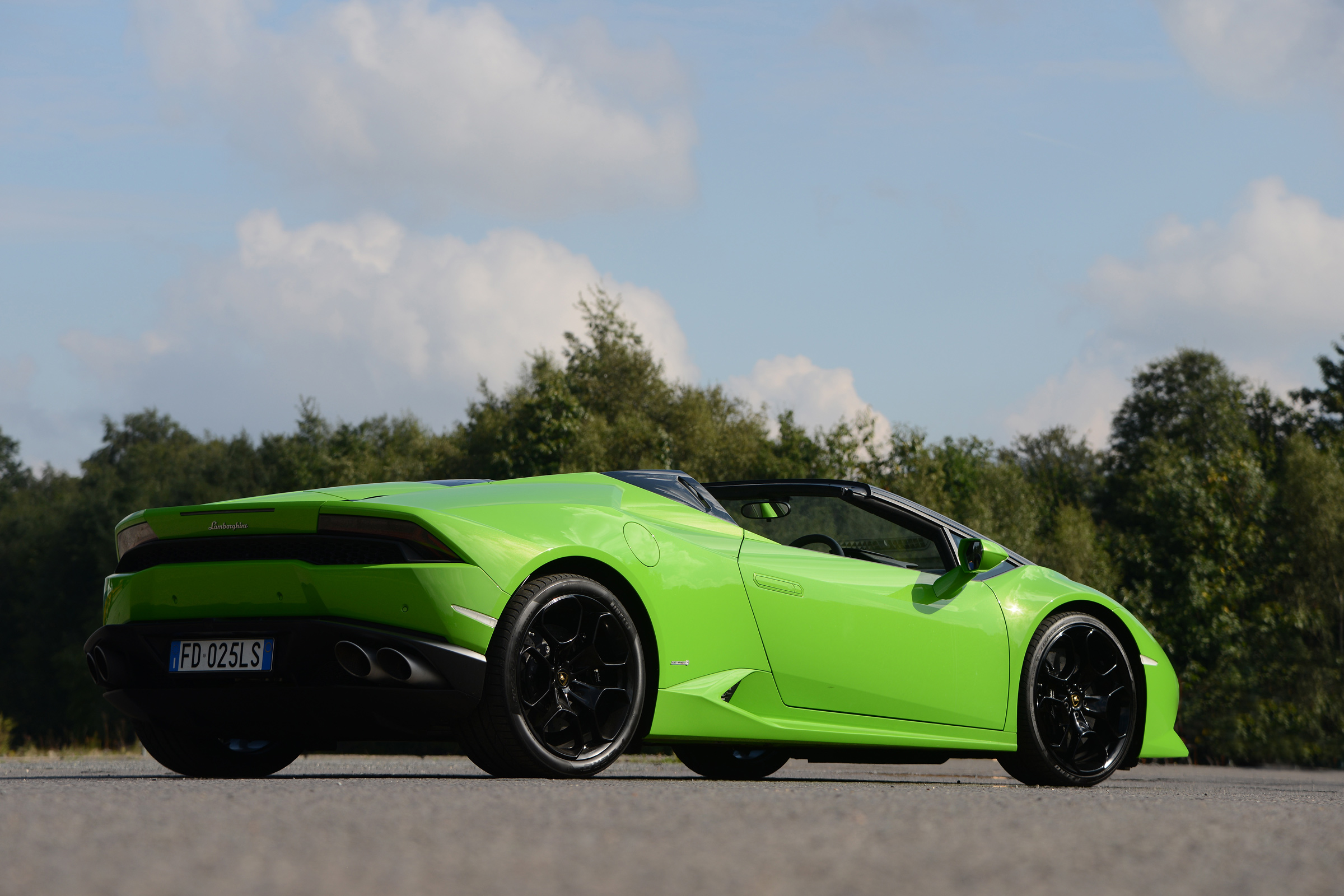 Lamborghini Huracan Spyder UK - rear quarter