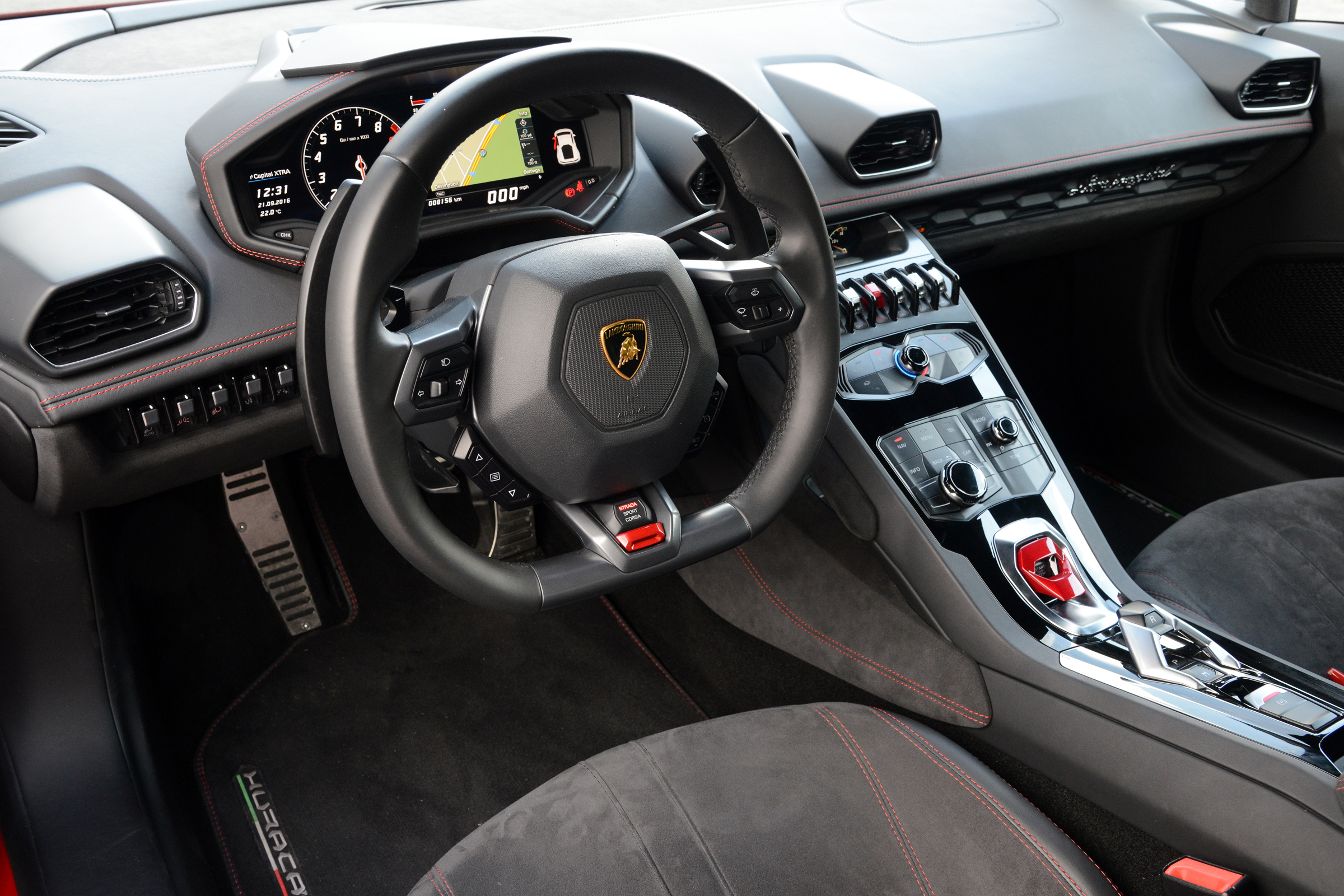 Lamborghini Huracan LP580-2 - interior
