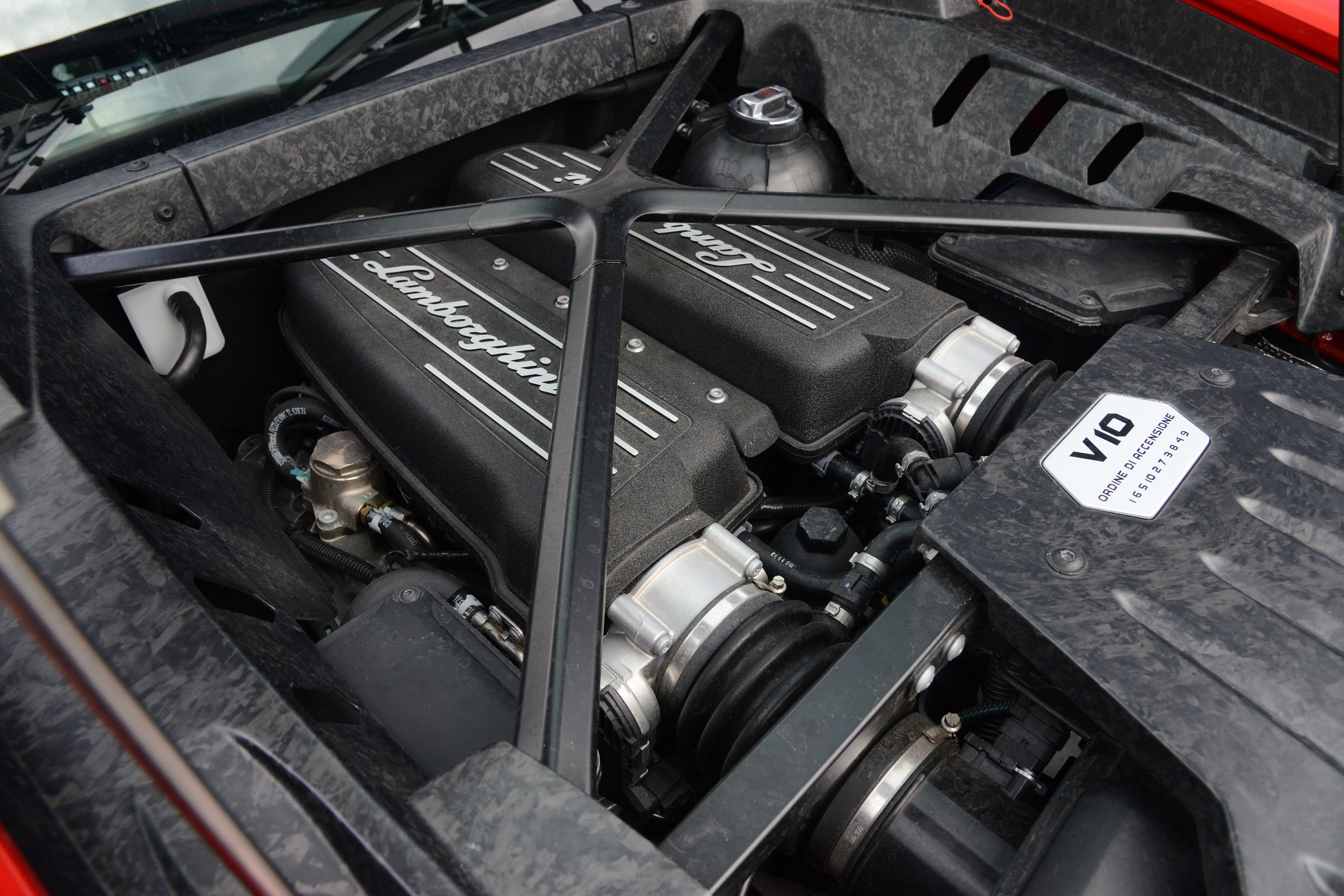 Lamborghini Huracan LP580-2 - engine