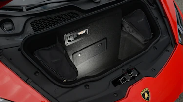 Lamborghini Huracan LP580-2 - boot