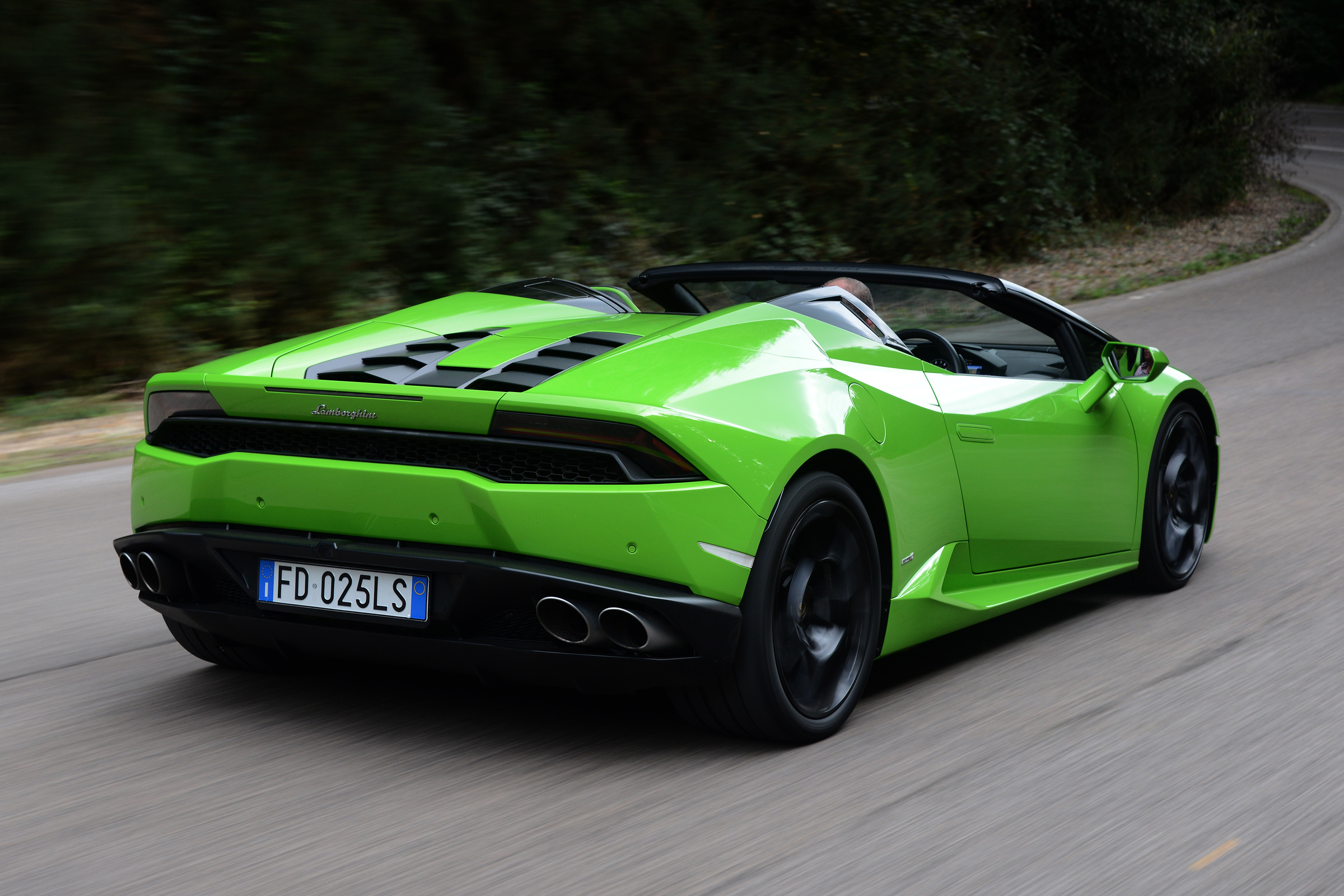 Lamborghini Huracan Spyder UK - rear tracking