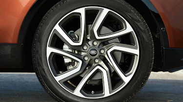 Land Rover Discovery 2017 - dynamic design pack wheel