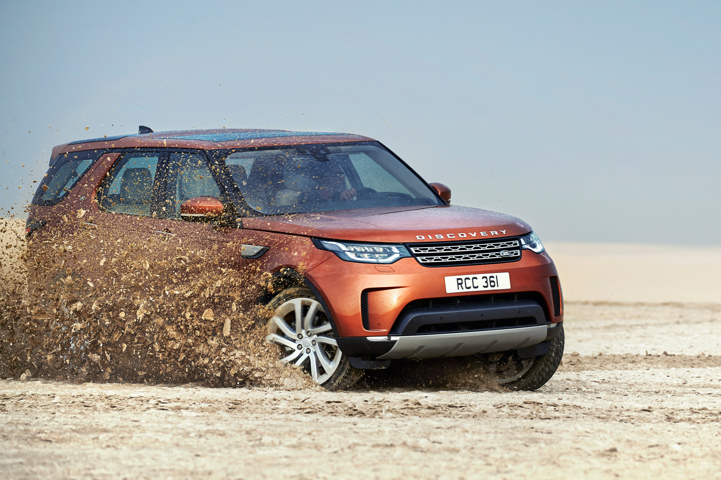 Land Rover Discovery 2017 - official off road 3