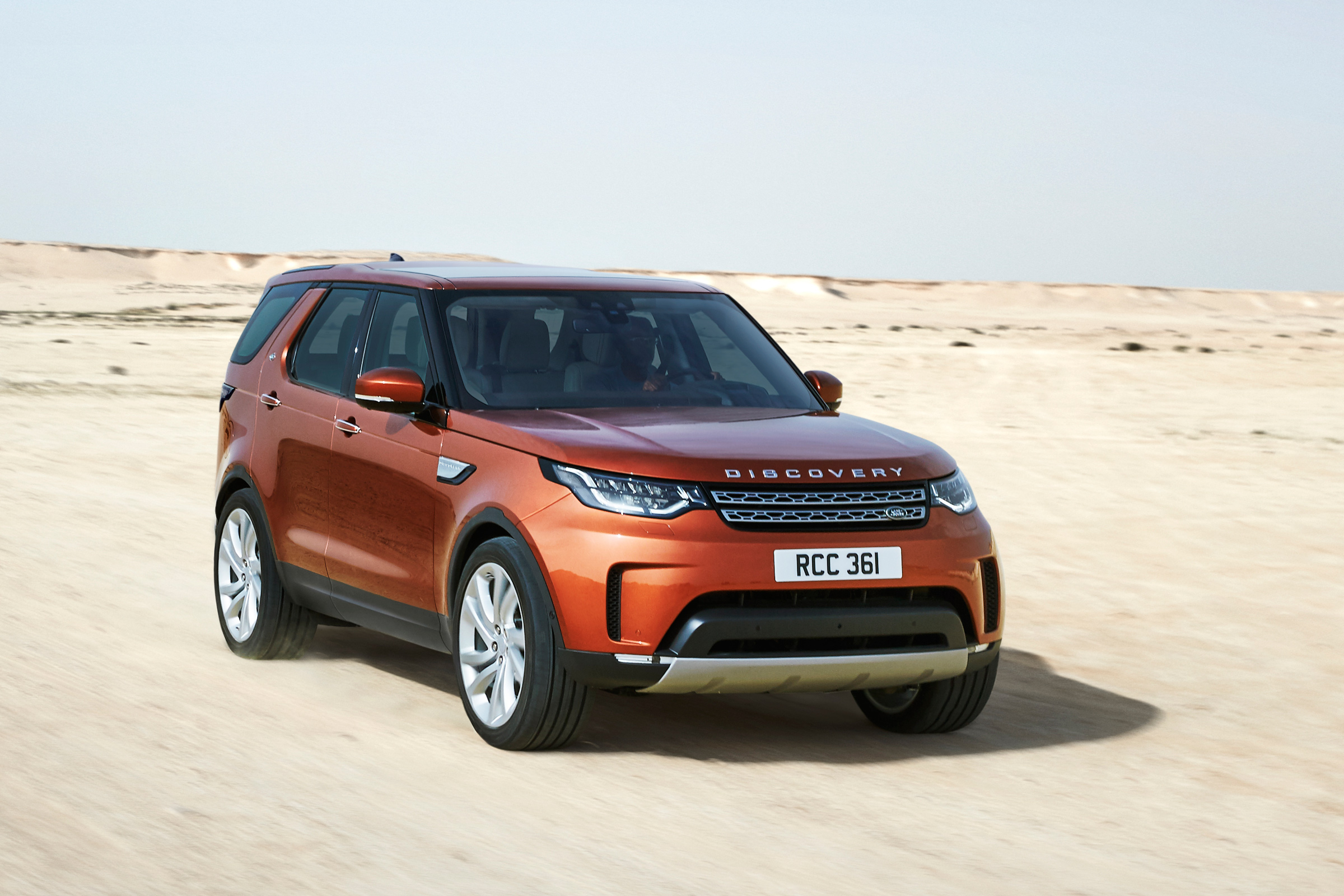 Land Rover Discovery 2017 - official off road 8