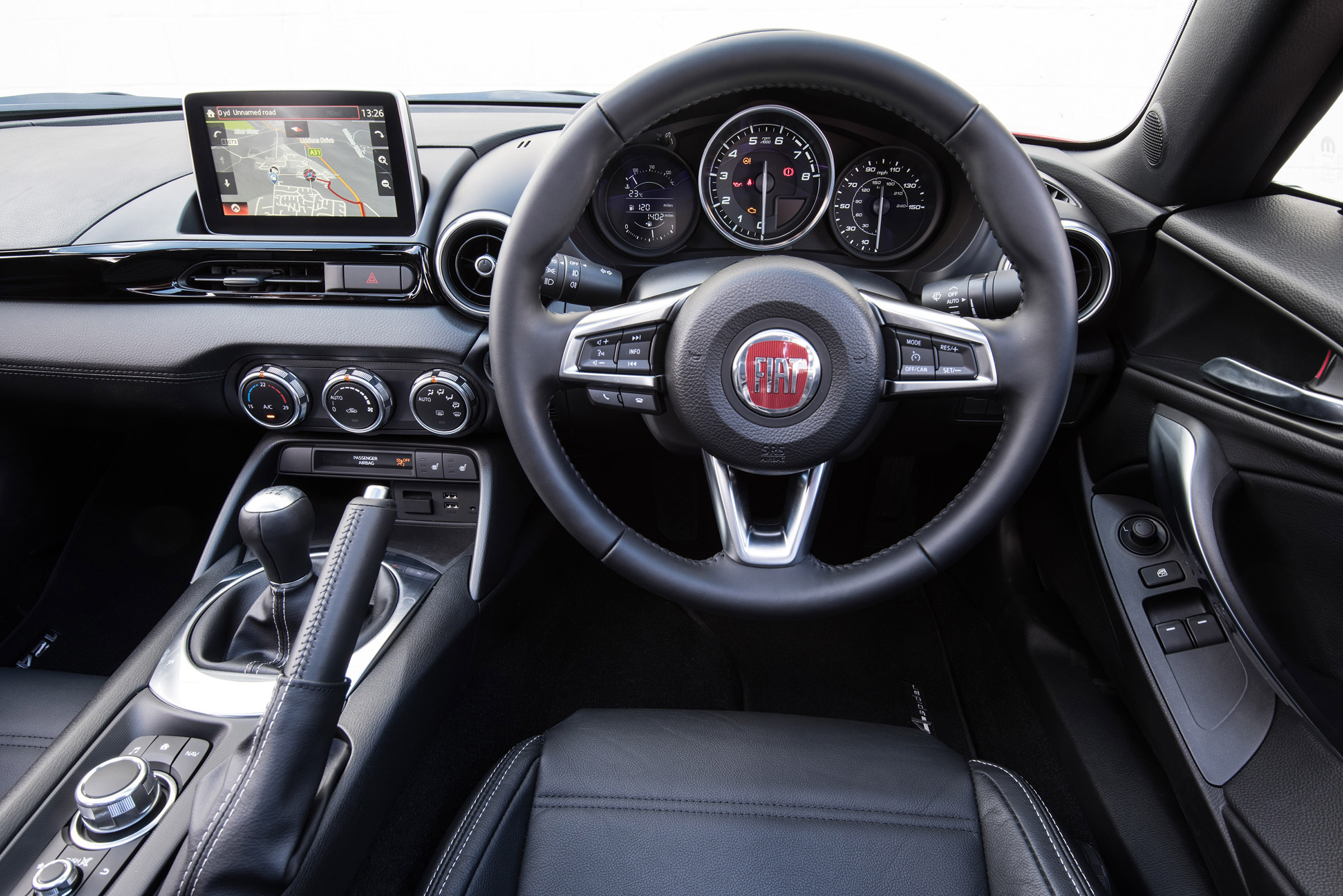 Fiat 124 Spider - dash