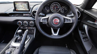 Fiat 124 Spider - dash