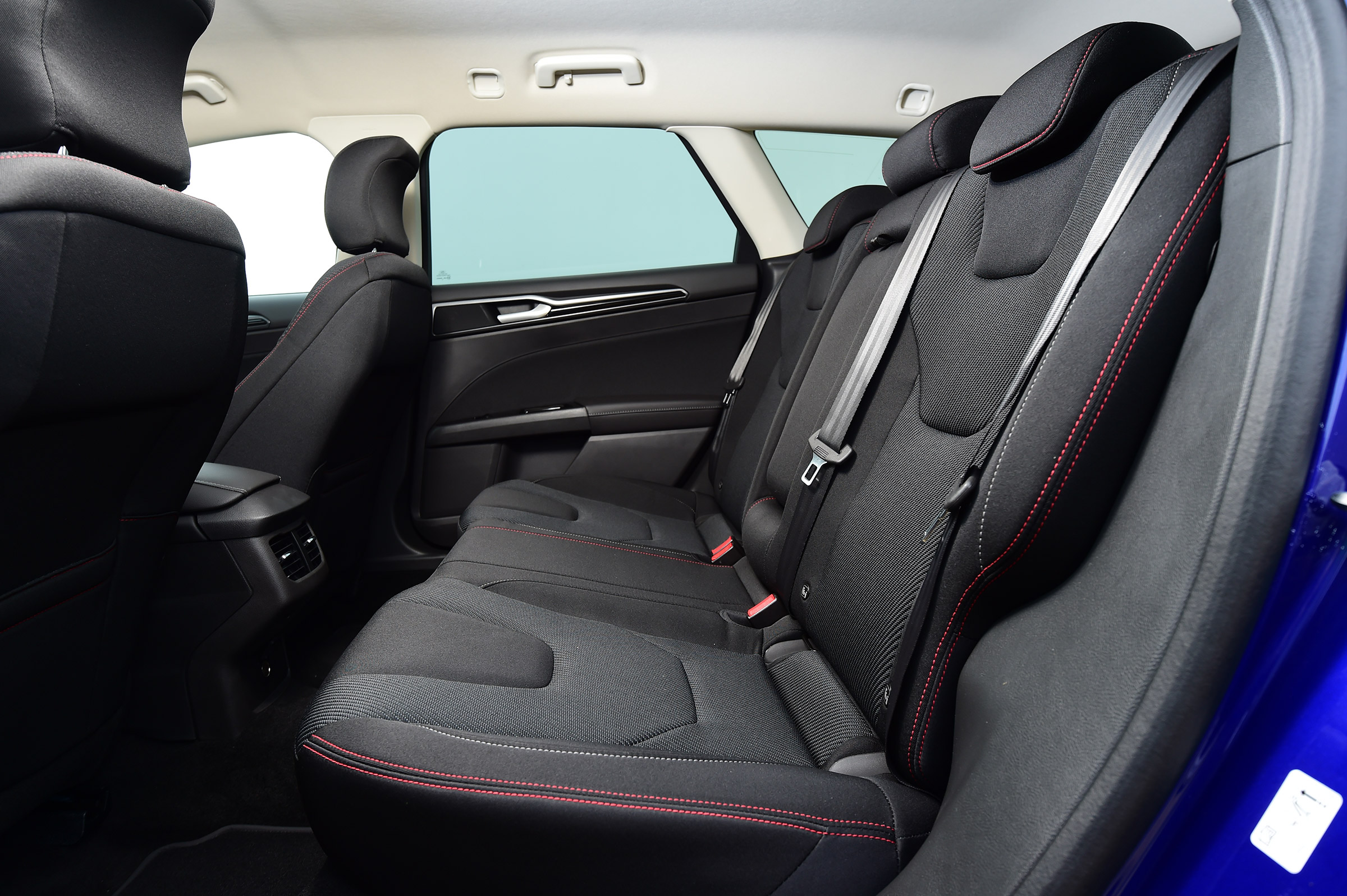 Ford Mondeo ST-Line Estate - rear seats