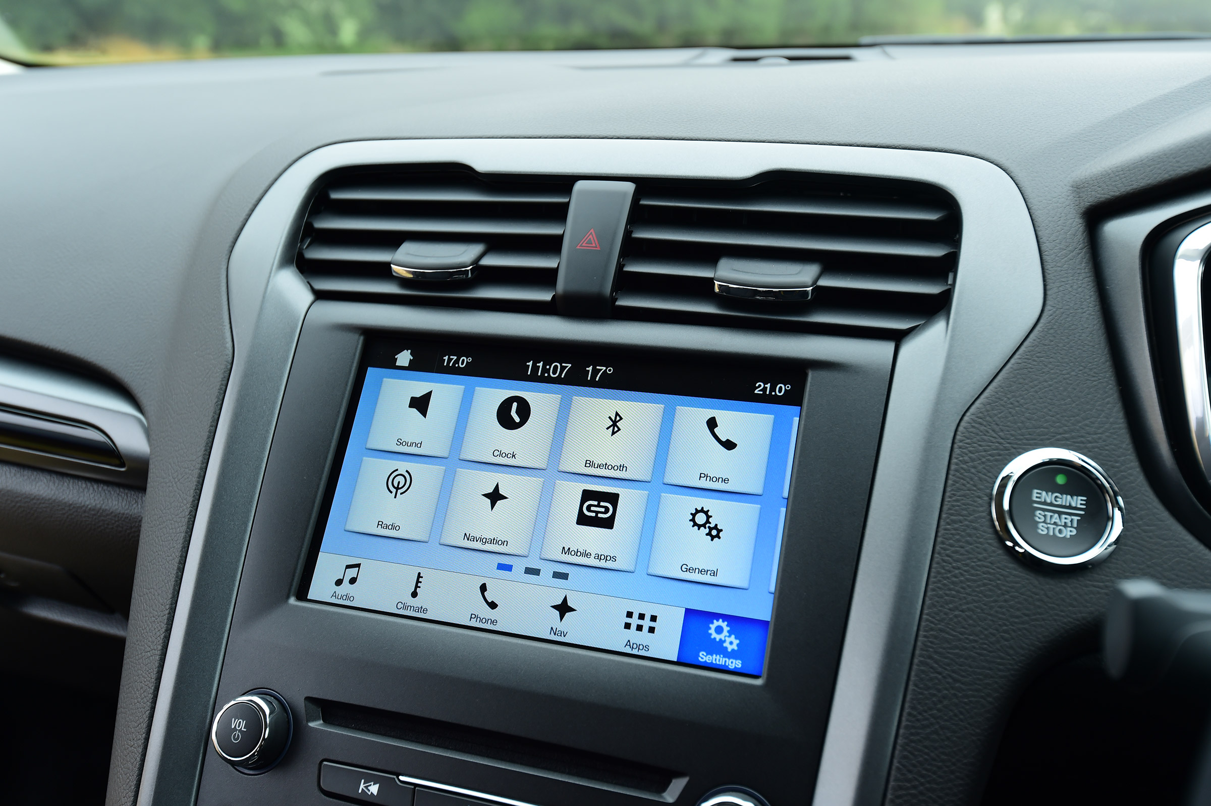 Ford Mondeo ST-Line Estate - infotainment