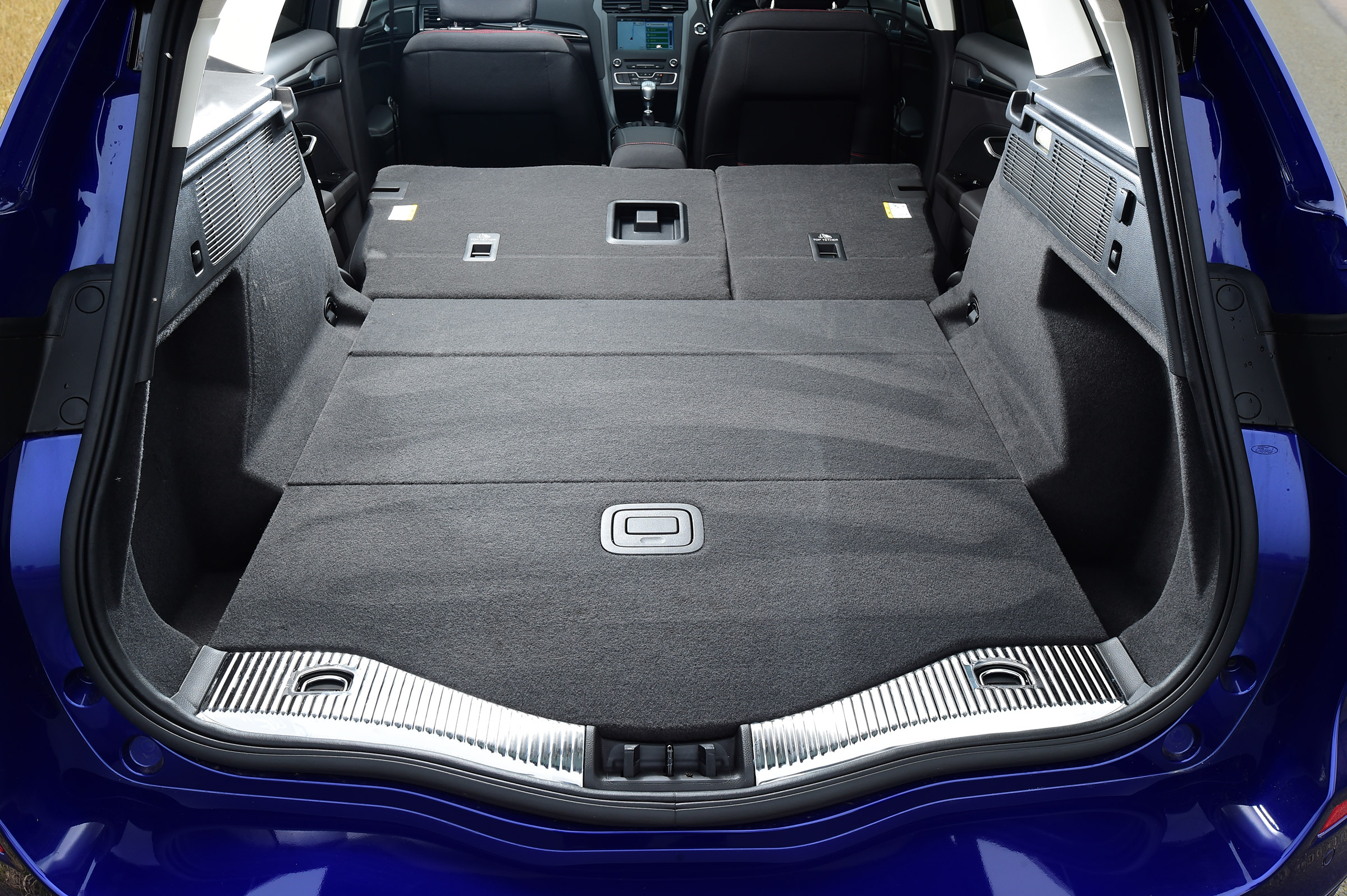 Ford Mondeo ST-Line Estate - boot seats down