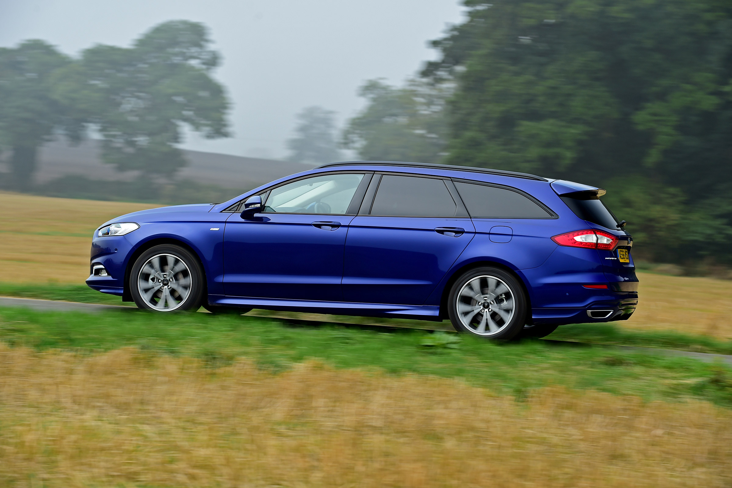Ford Mondeo ST-Line Estate - side