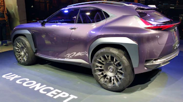 Lexus UX - paris side 2