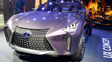 Lexus UX - Paris front