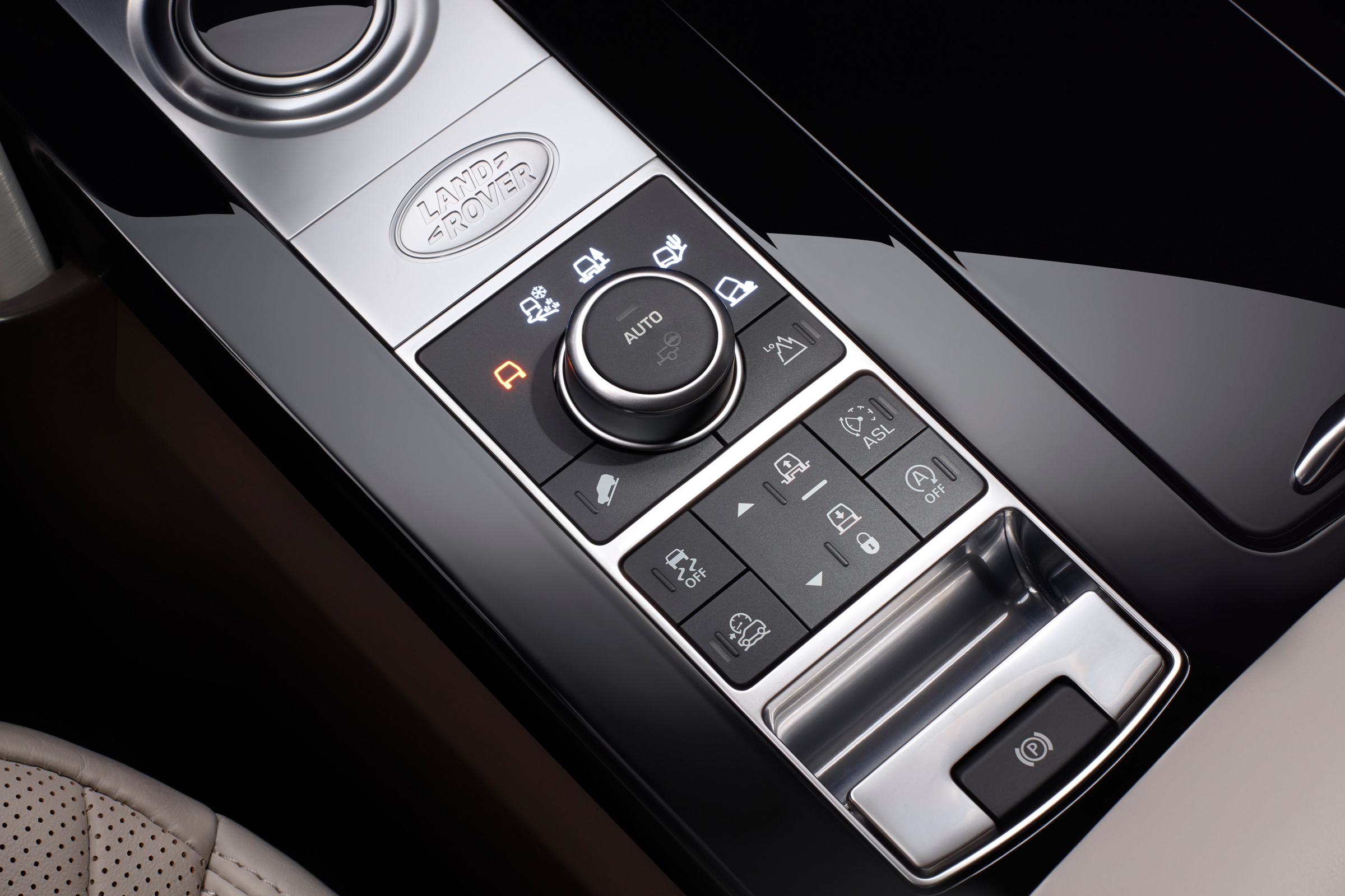 Land Rover Discovery 2017 - official centre console