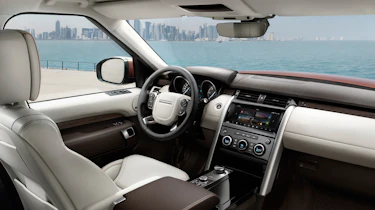 Land Rover Discovery 2017 - official interior
