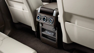 Land Rover Discovery 2017 - official rear vents