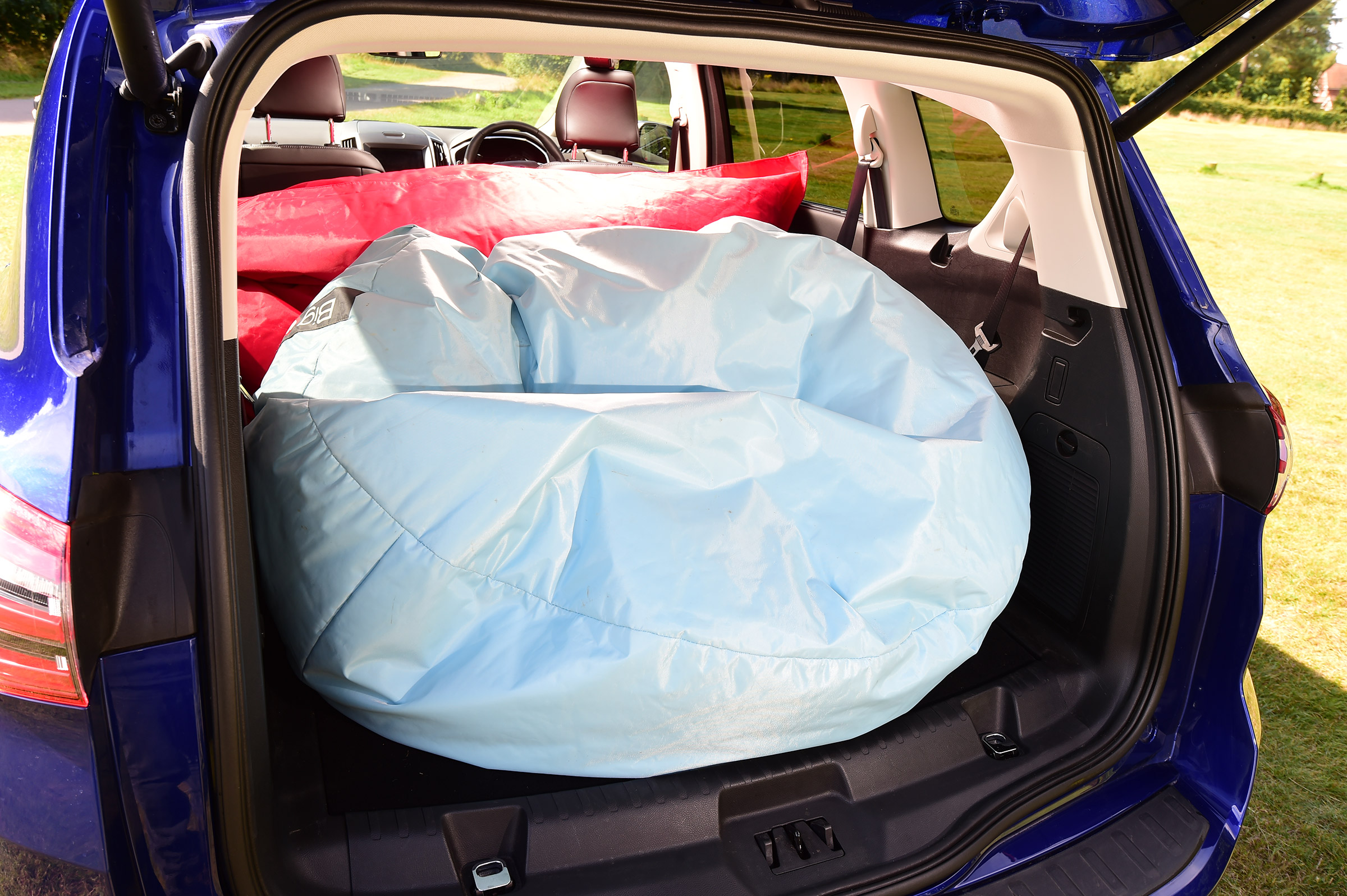 Ford S-MAX long-term - full boot
