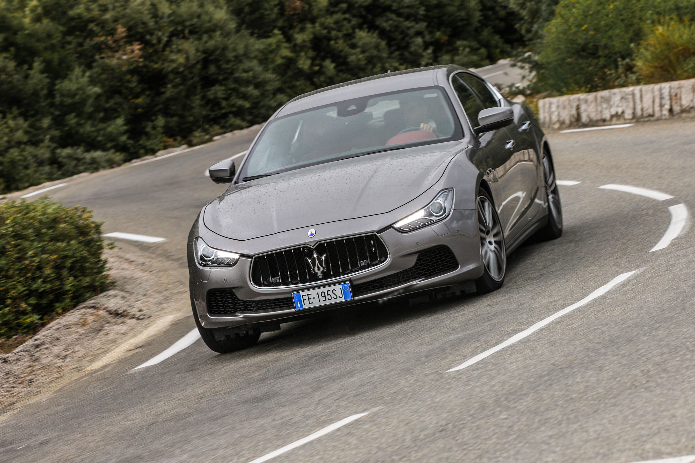 Maserati Ghibli 2016 cornering