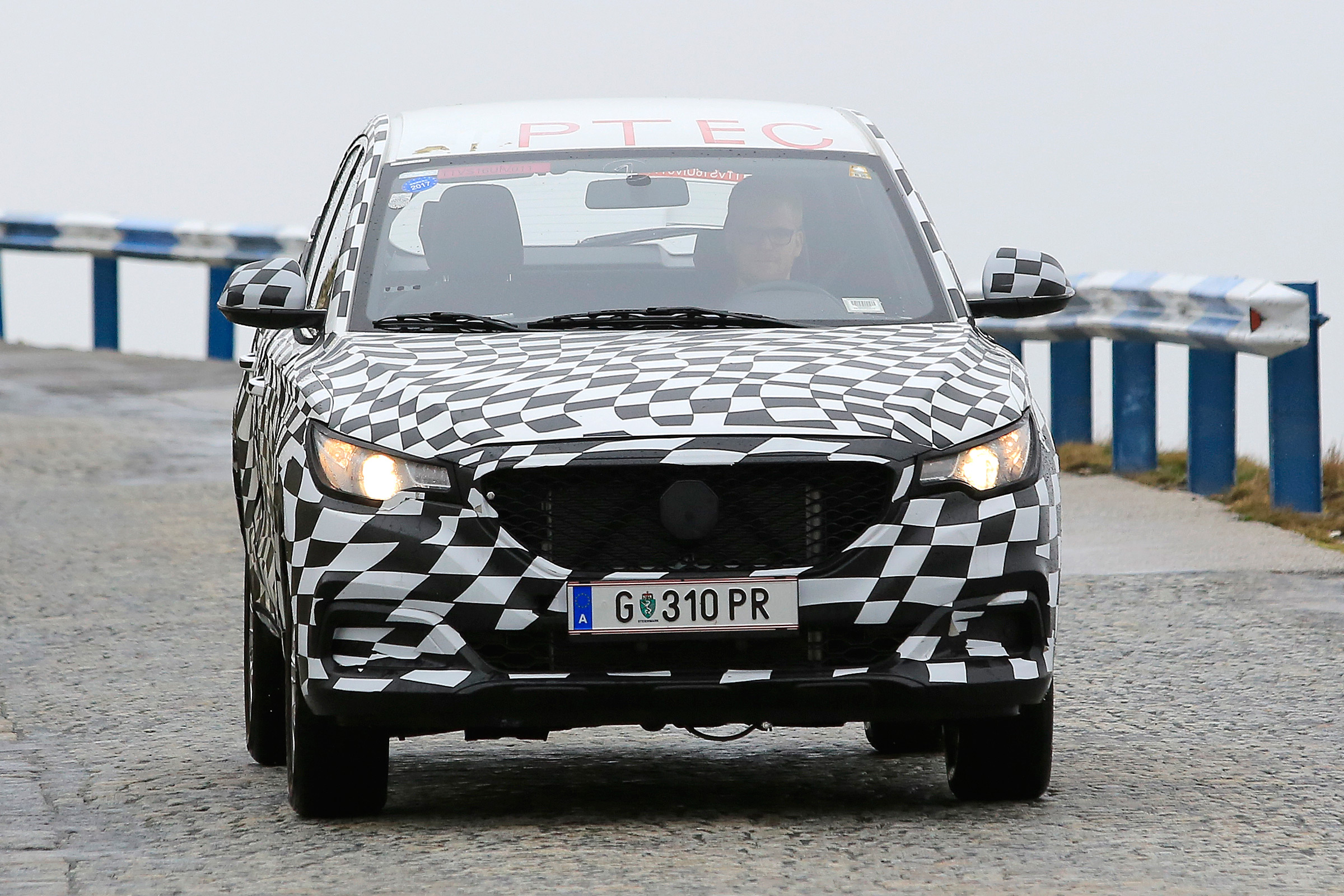 MG ZS - spy shot front tracking 2