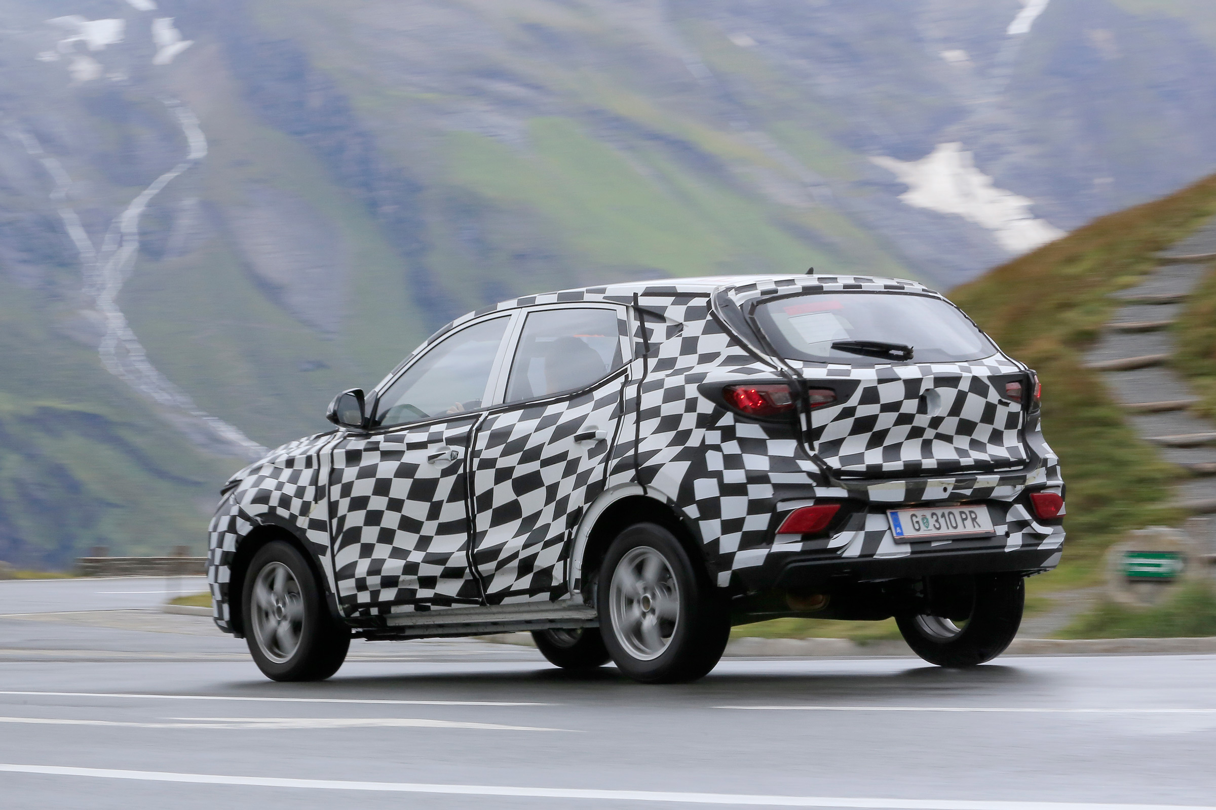 MG ZS - spy shot rear cornering