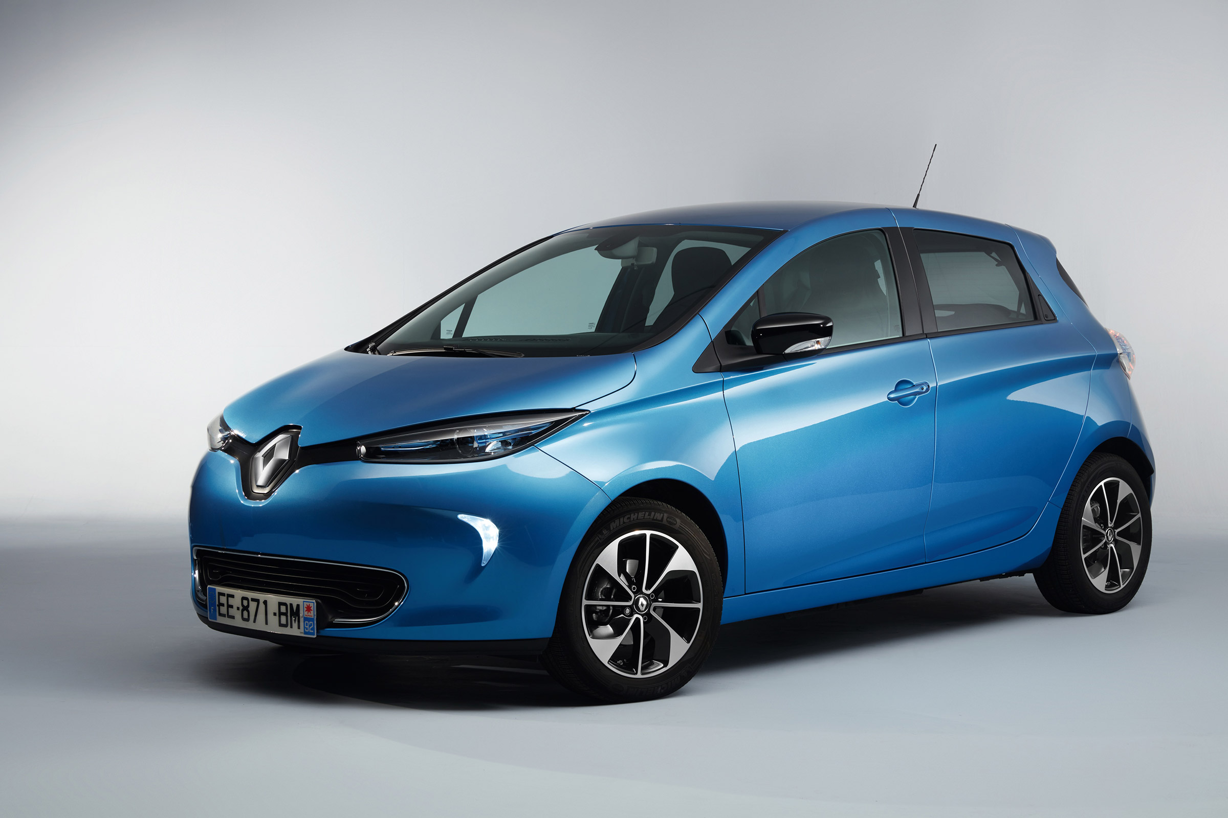 Renault Zoe 2017 - front three quarter