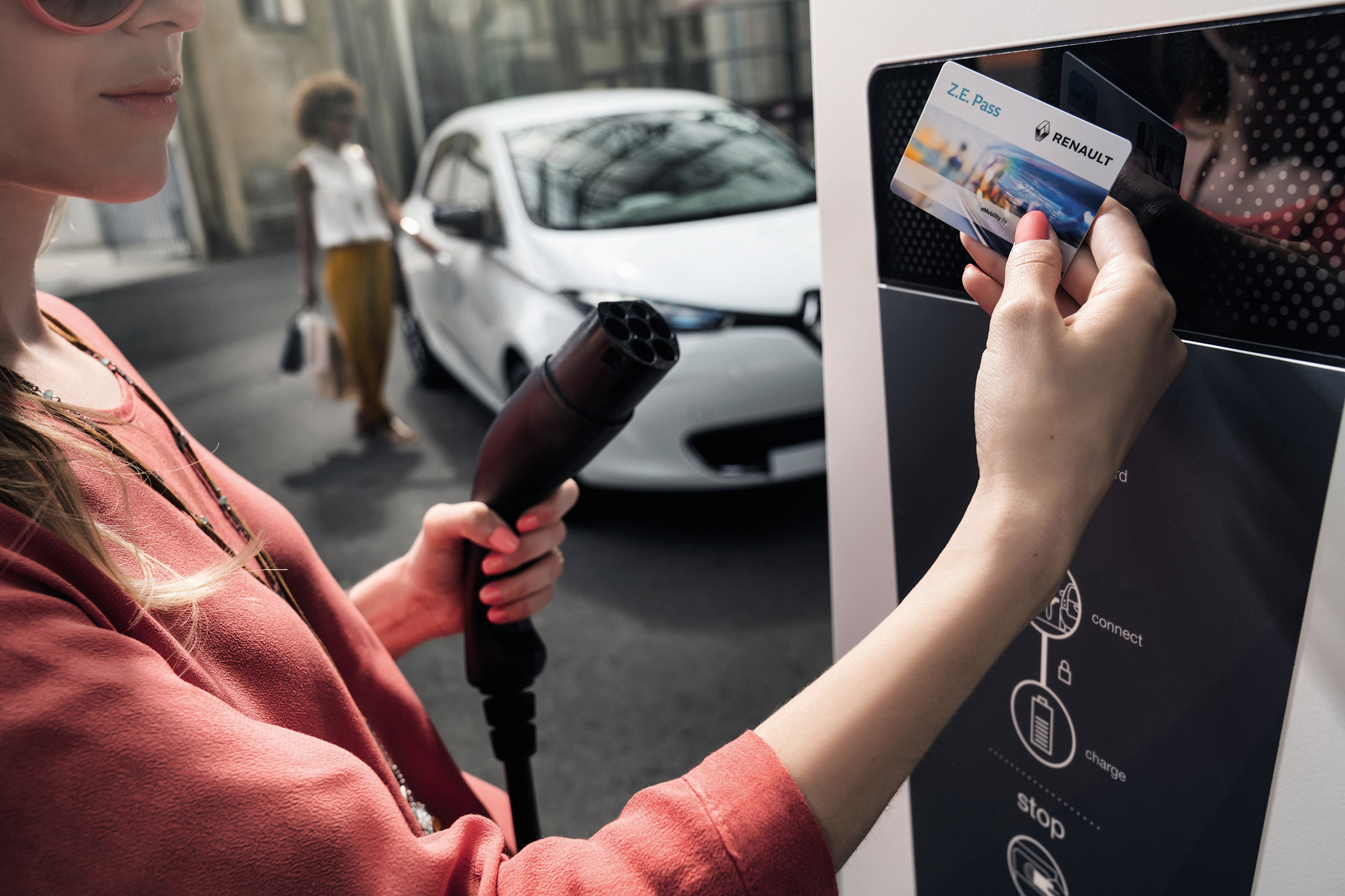 Renault Zoe 2017 - topping up