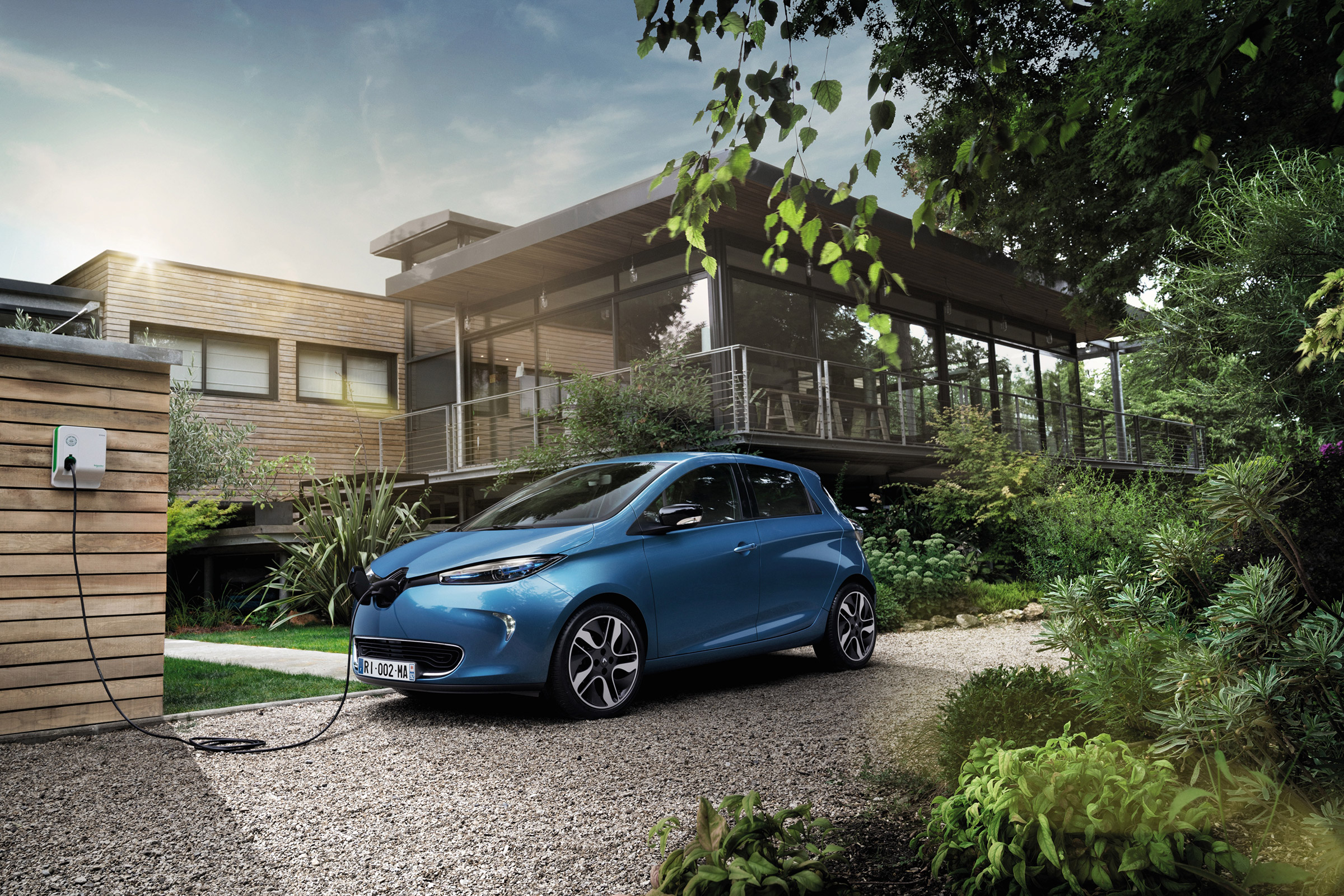 Renault Zoe 2017 - front charging