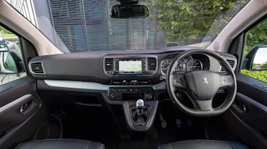 Peugeot Traveller - dash