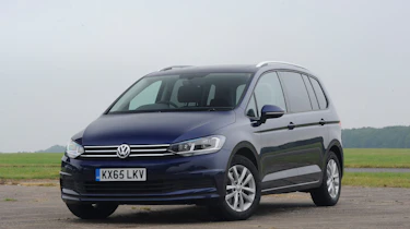 Citroen Grand C4 Picasso vs Volkswagen Touran vs Peugeot 5008 -