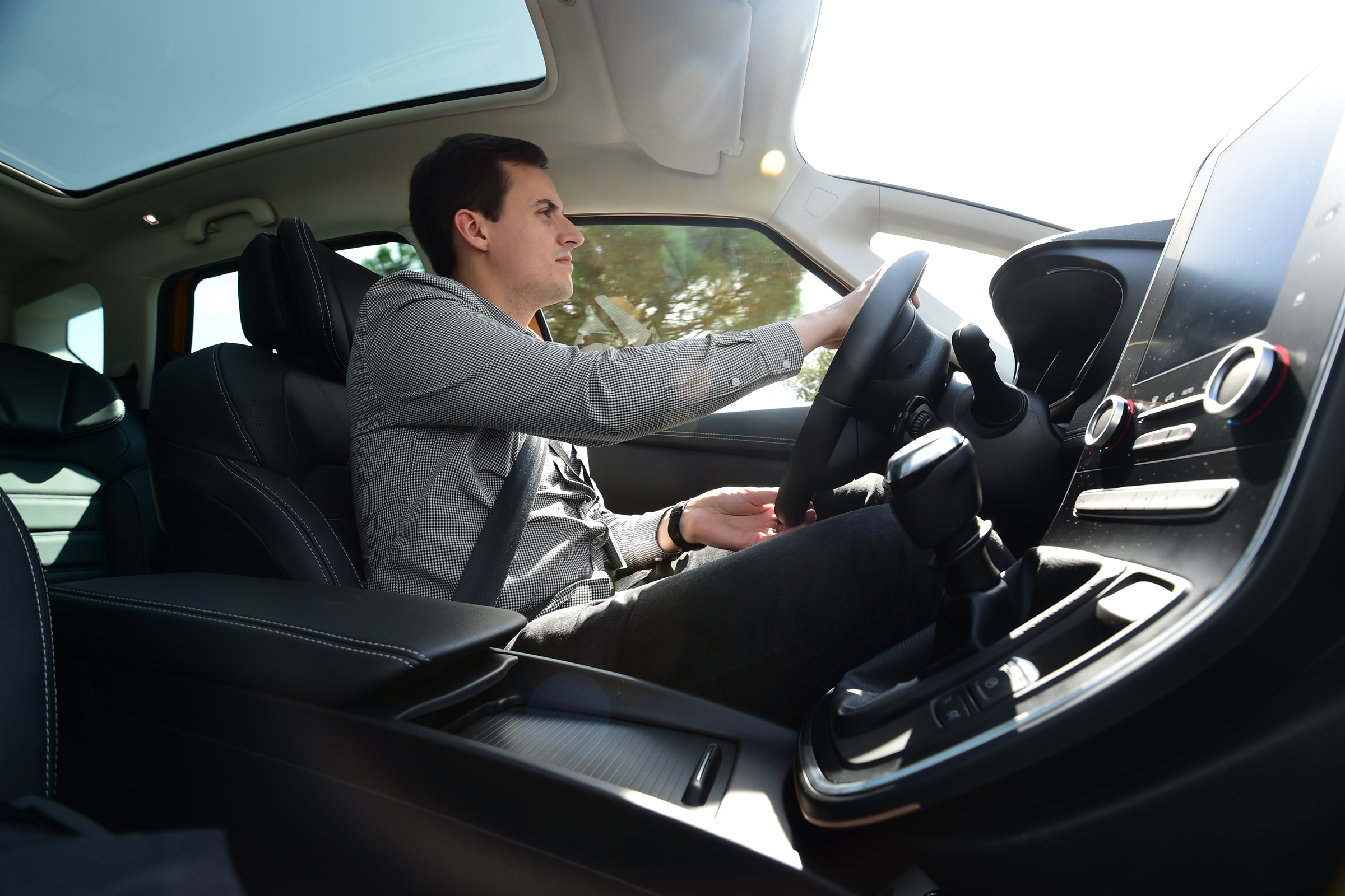 Renault Scenic 2016 - Lawrence driving