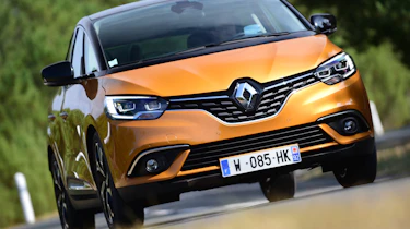 Renault Scenic 2016 - front cornering 2